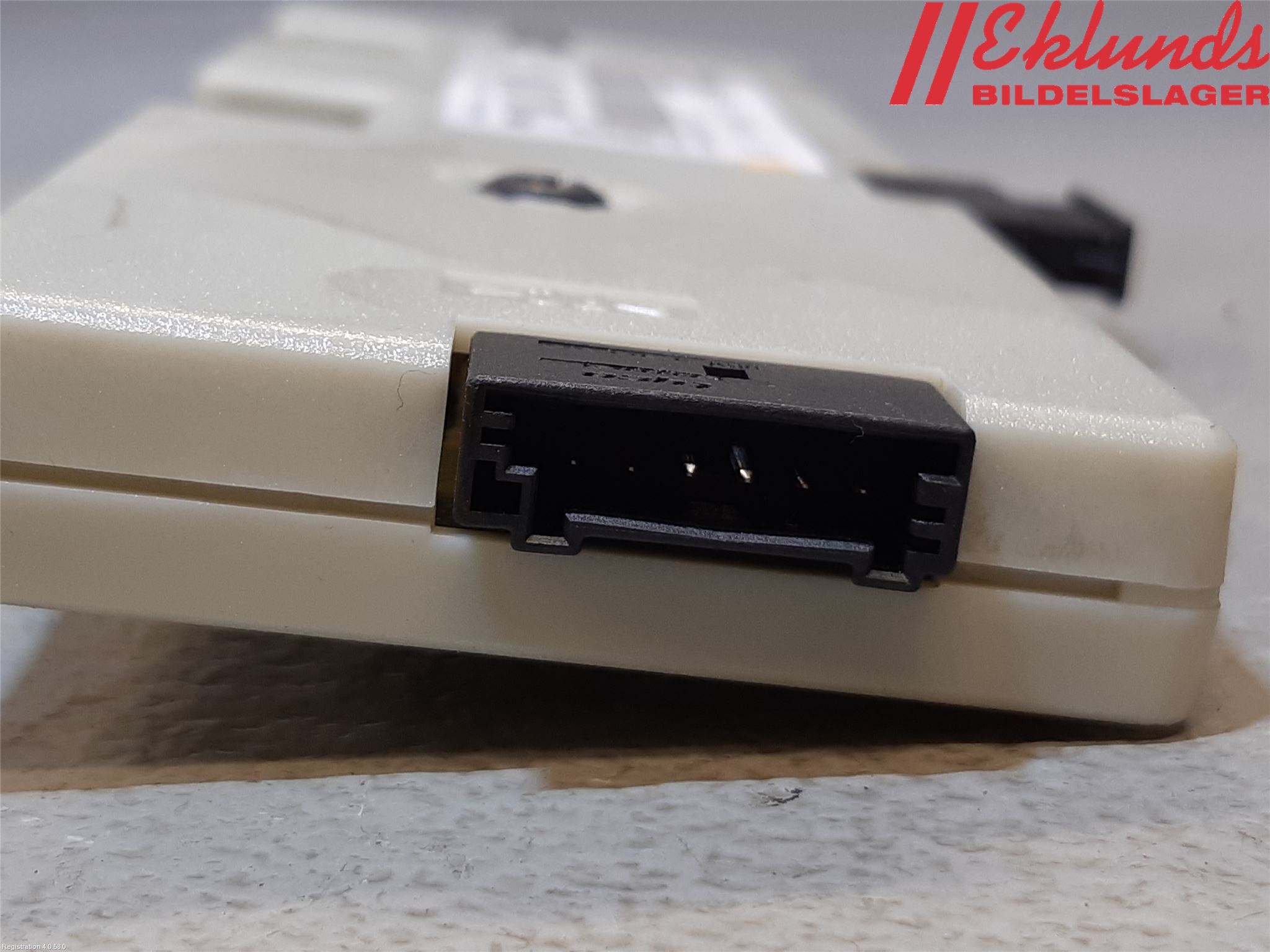 BMW 3 E90/91 SED/TOU 05-12 Antennförstärkare