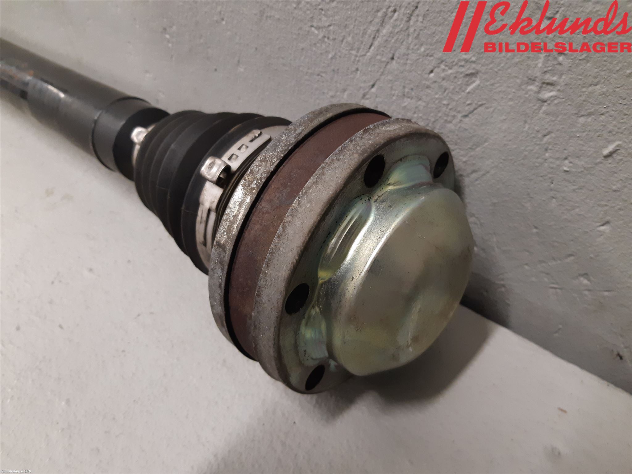 Volkswagen VW CADDY      04-10 Drivaxel Fram Höger