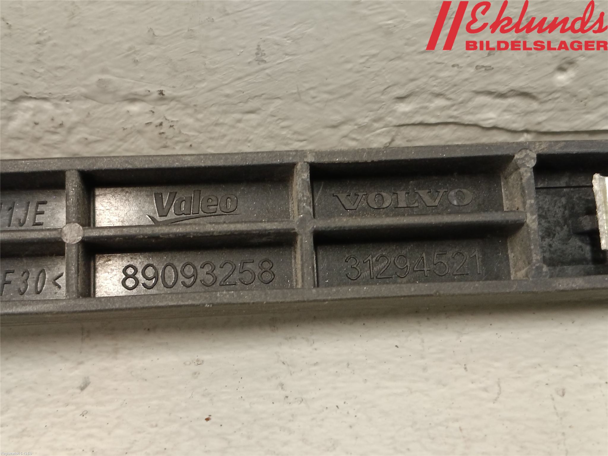 Volvo V60 11-13 Strålkast Fästsarg