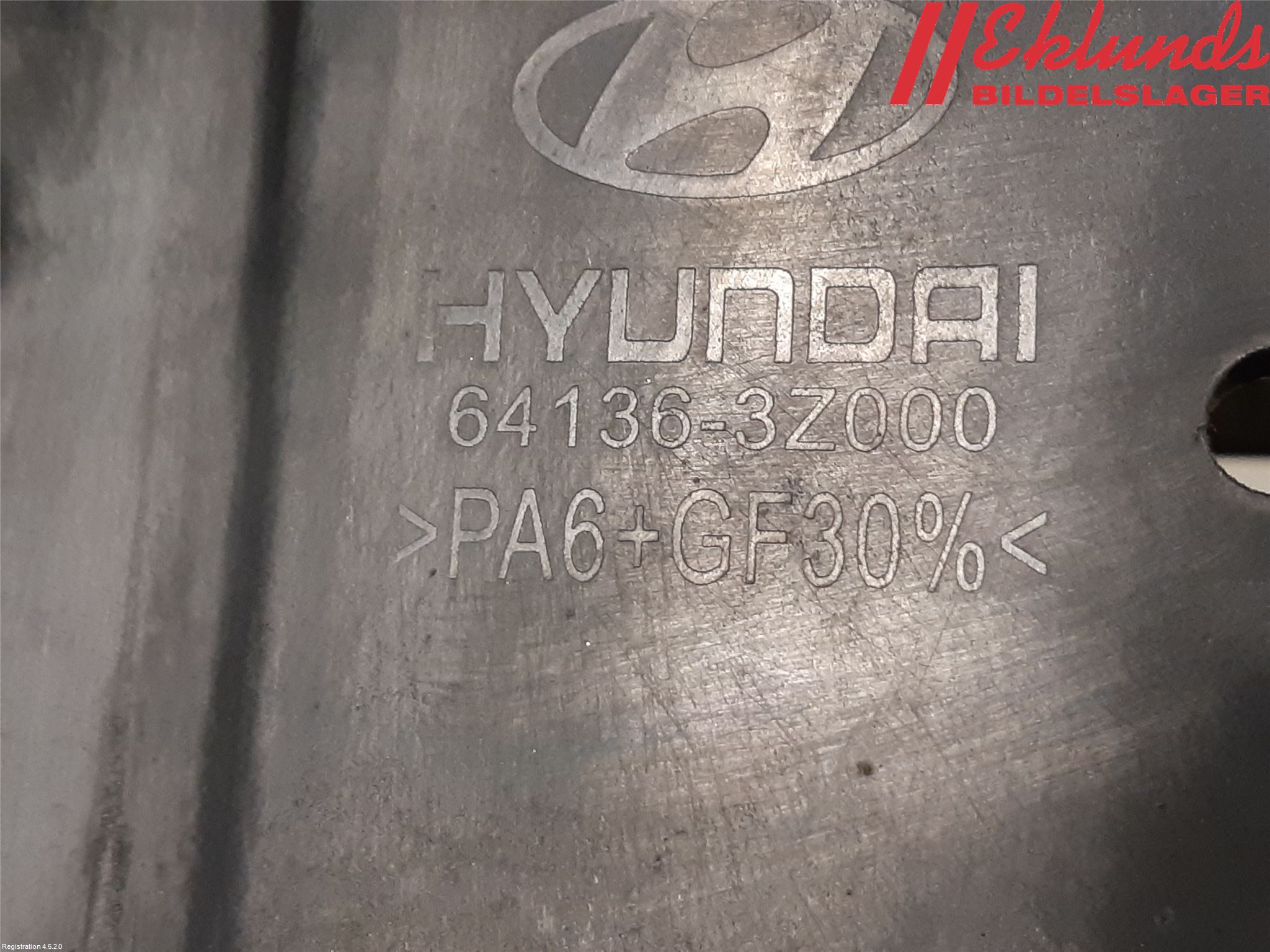 Hyundai i40 08-15 Strålkast Fästsarg