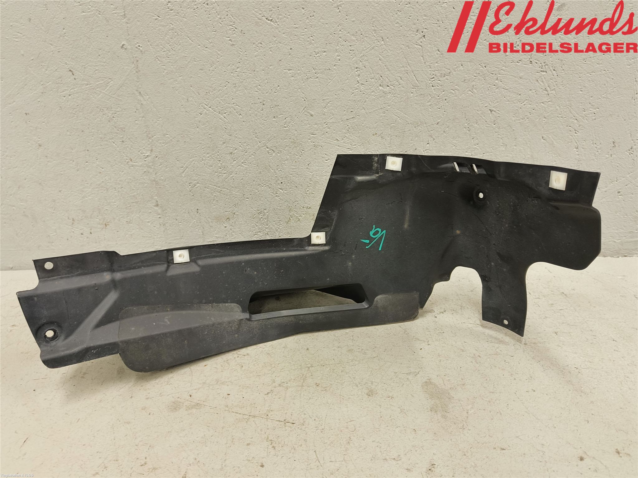 Audi A4/S4 B9 20- Skärm Inner