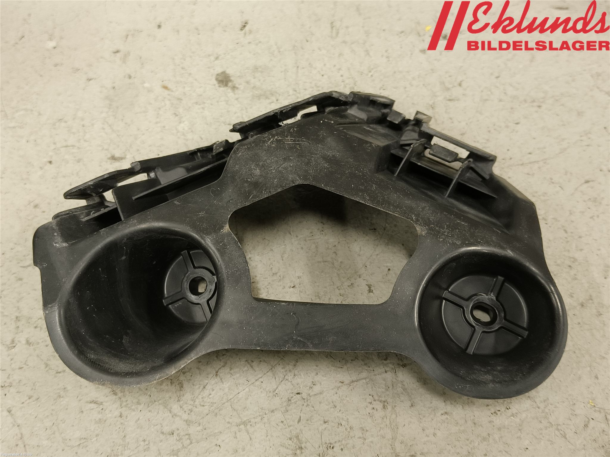 Skoda SCALA 19- Stötfångarfäste Bak Hö