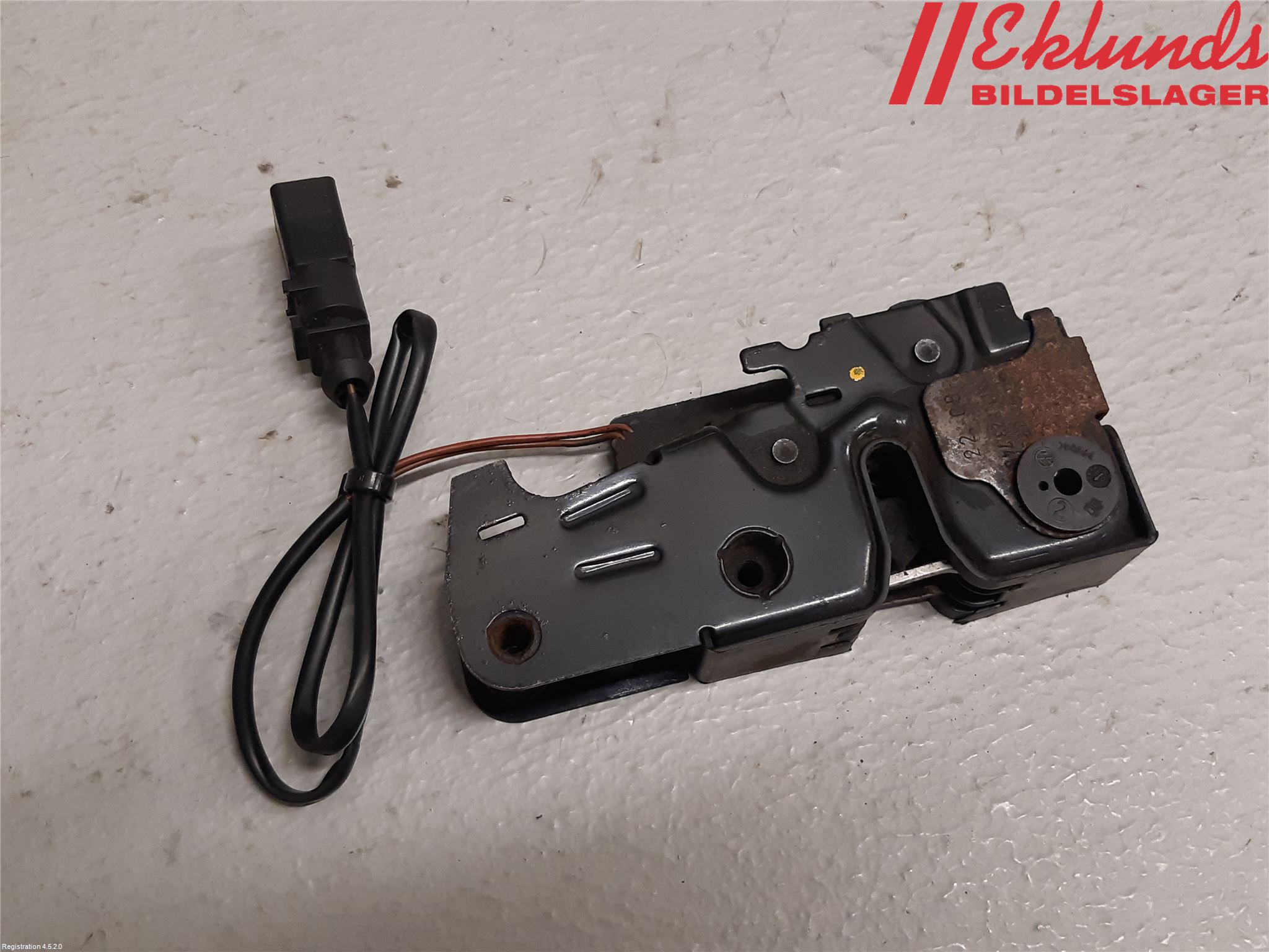 Audi A4/S4 08-11 Huvlås