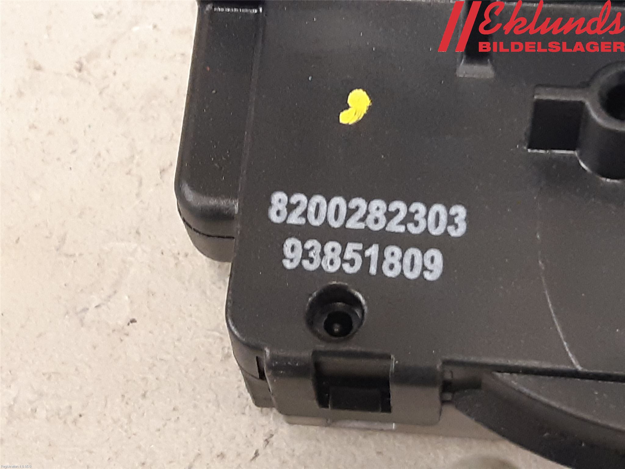 Opel VIVARO 01-14 Låskista-Dörrlås