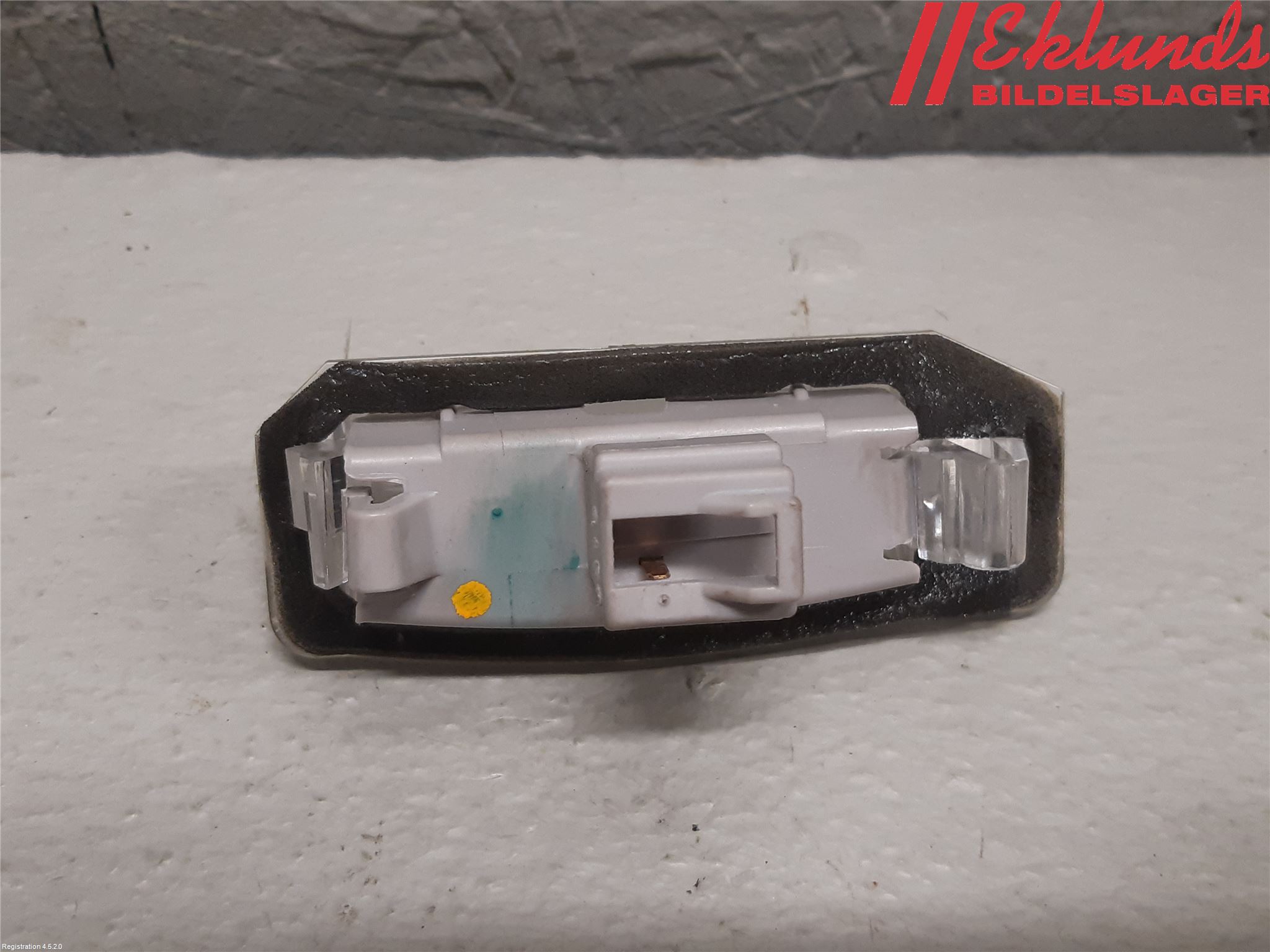 Mitsubishi OUTLANDER 13-21 Skylt Belysning