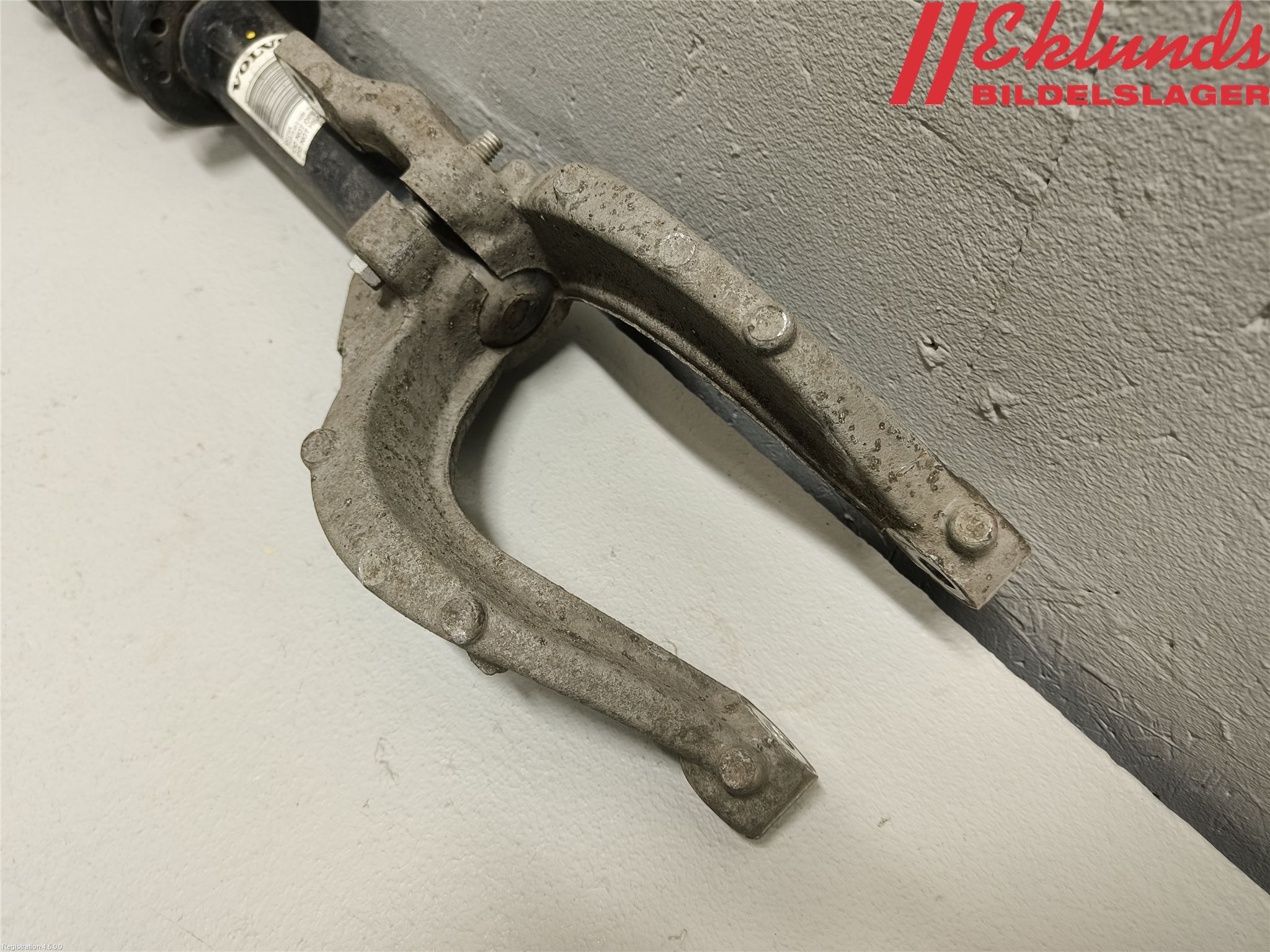 Volvo V90 17->> Fjäderben Fram Höger