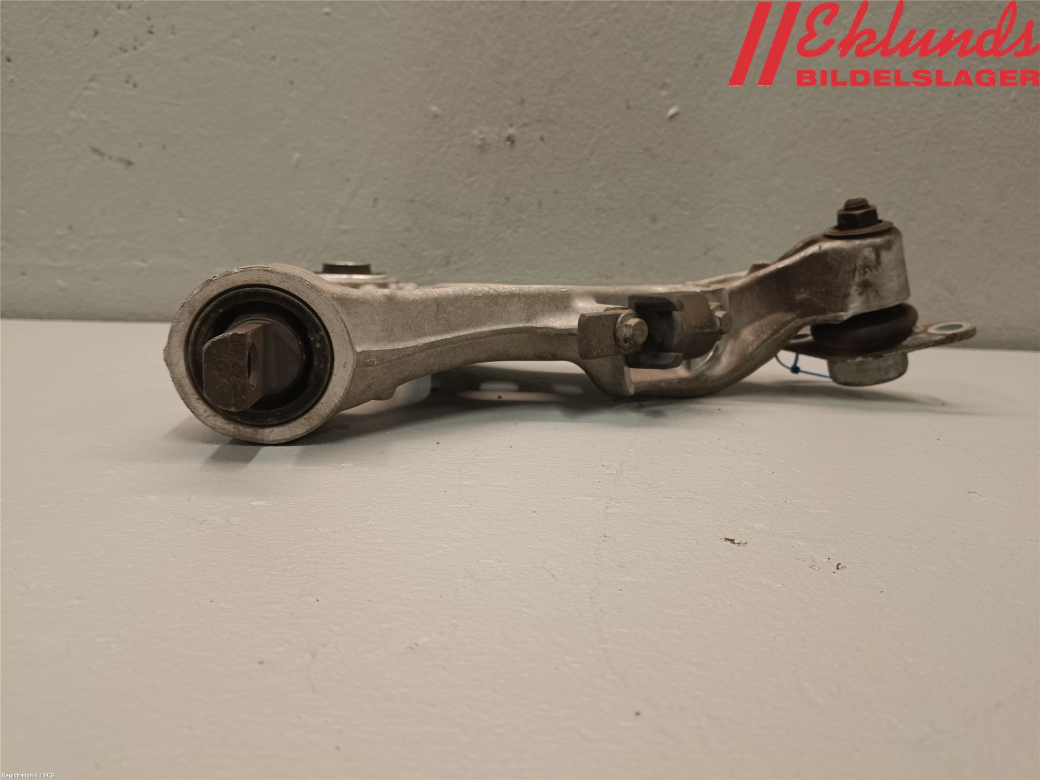 Volvo V70 05-08 Bärarm Fram Undre Hö
