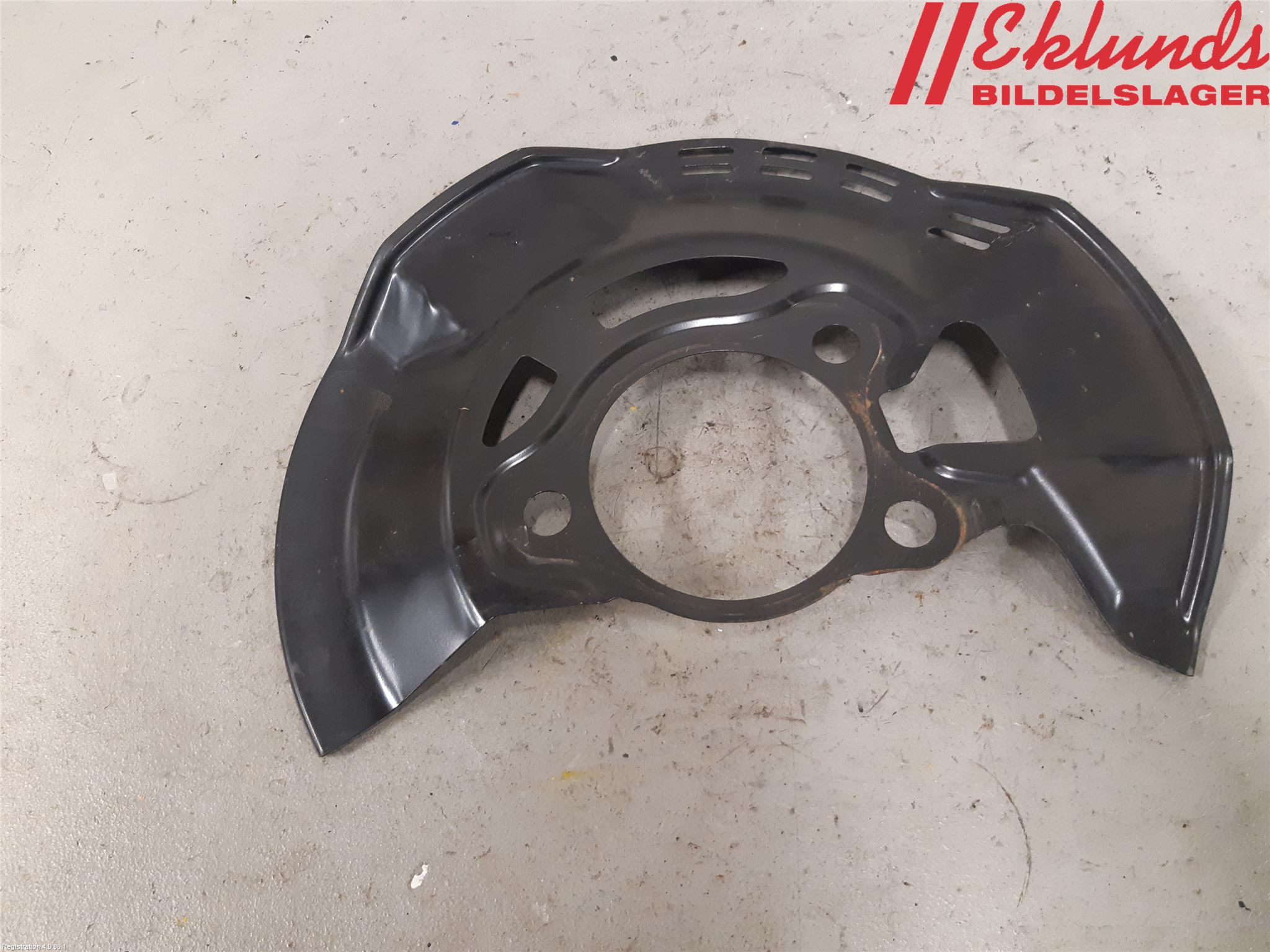 Toyota YARIS XP21 20- Bromssköld Fram