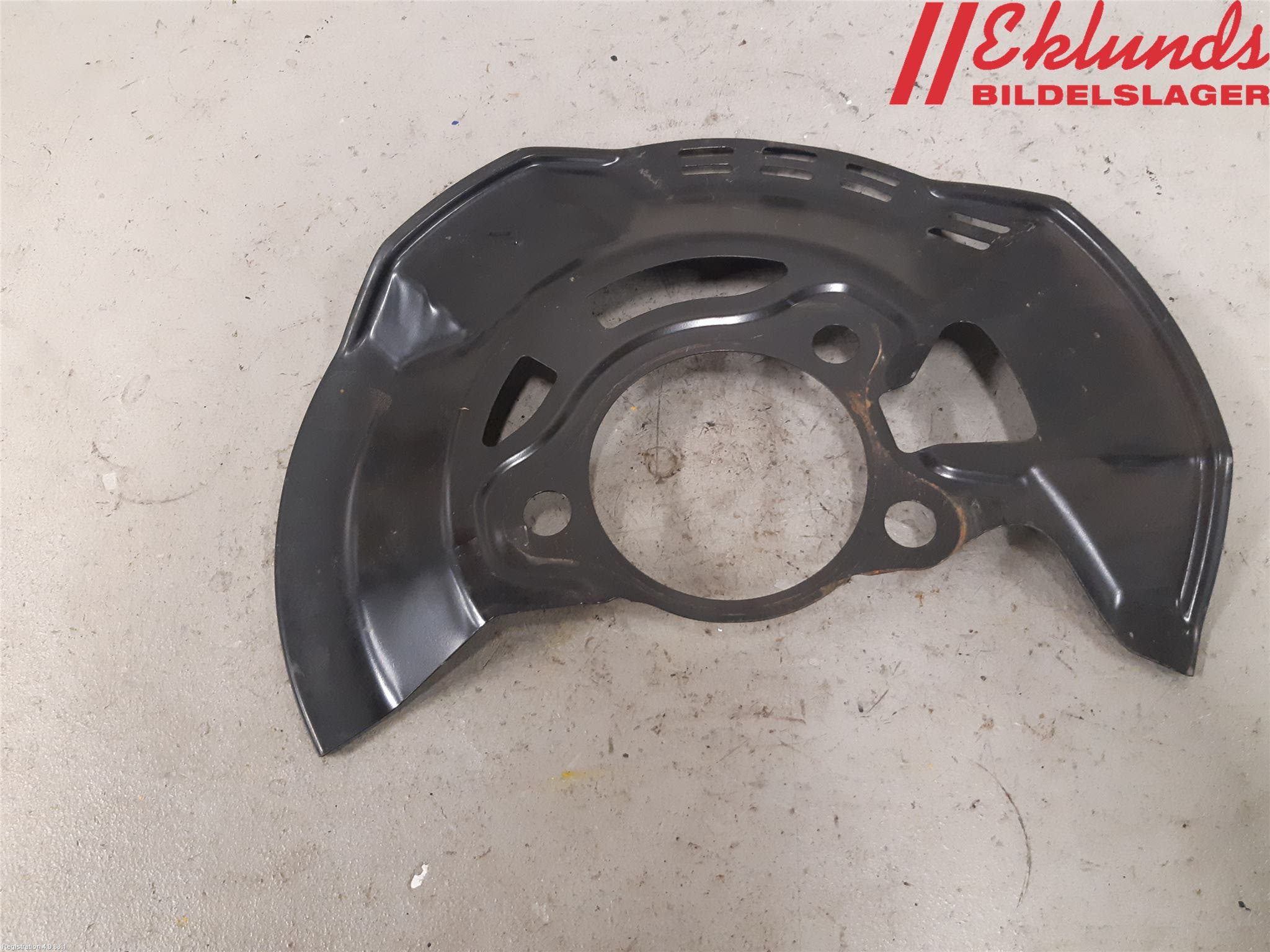 Toyota YARIS XP21 20- Bromssköld Fram