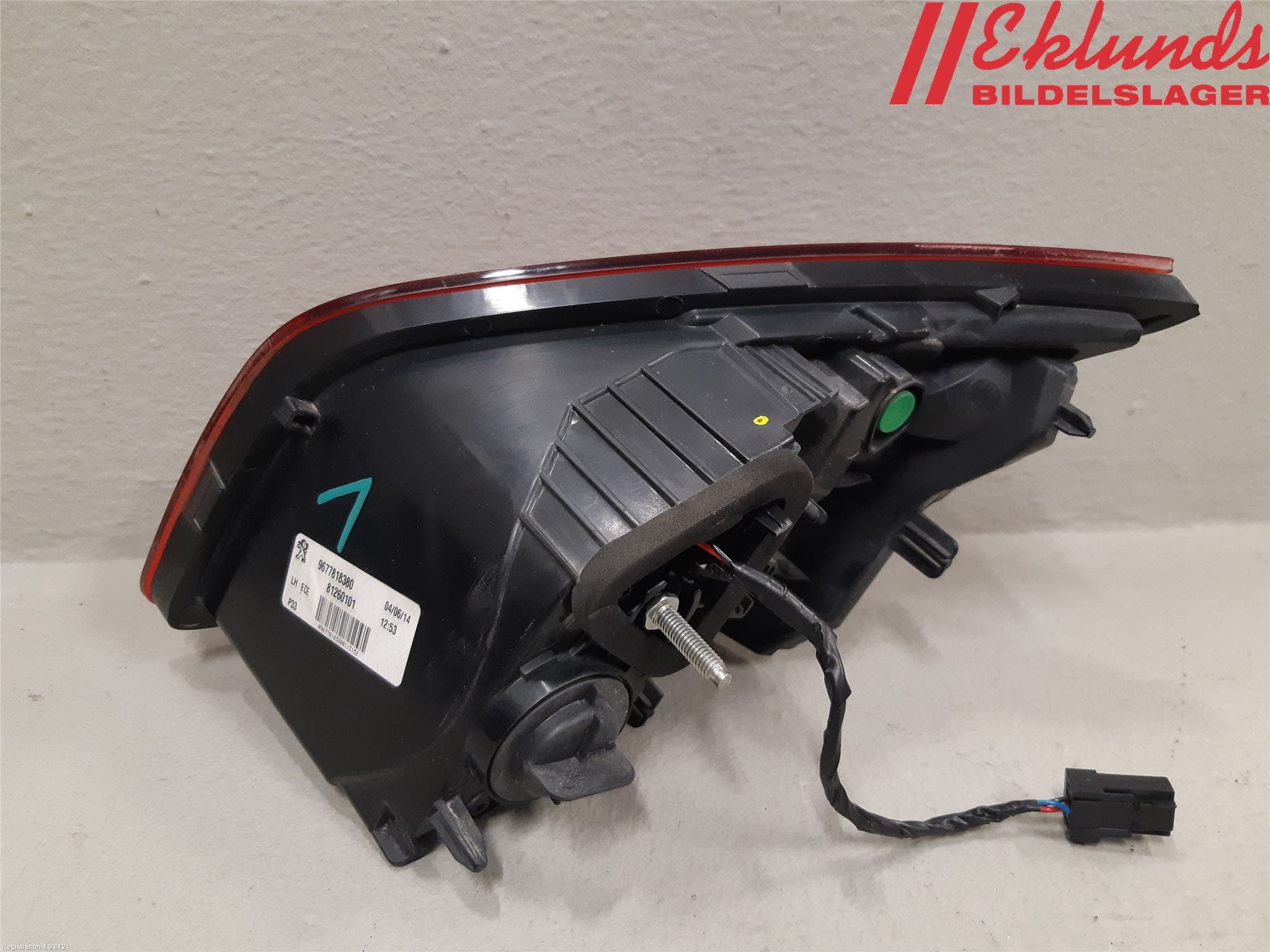 Peugeot 308 14-21 Bakljus Lucka Vä