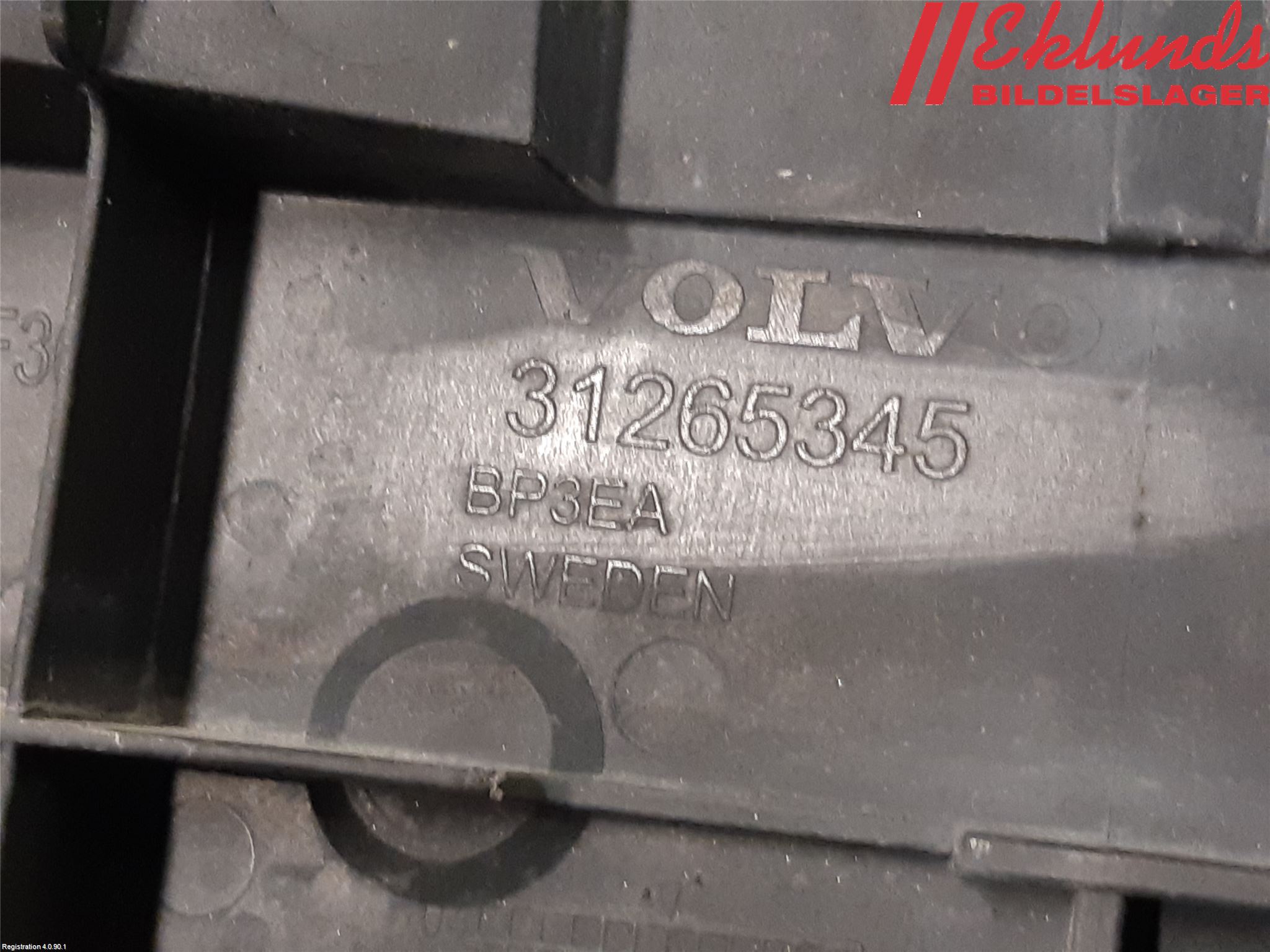 Volvo V70 08-13 Stötfångarfäste Fram Hö