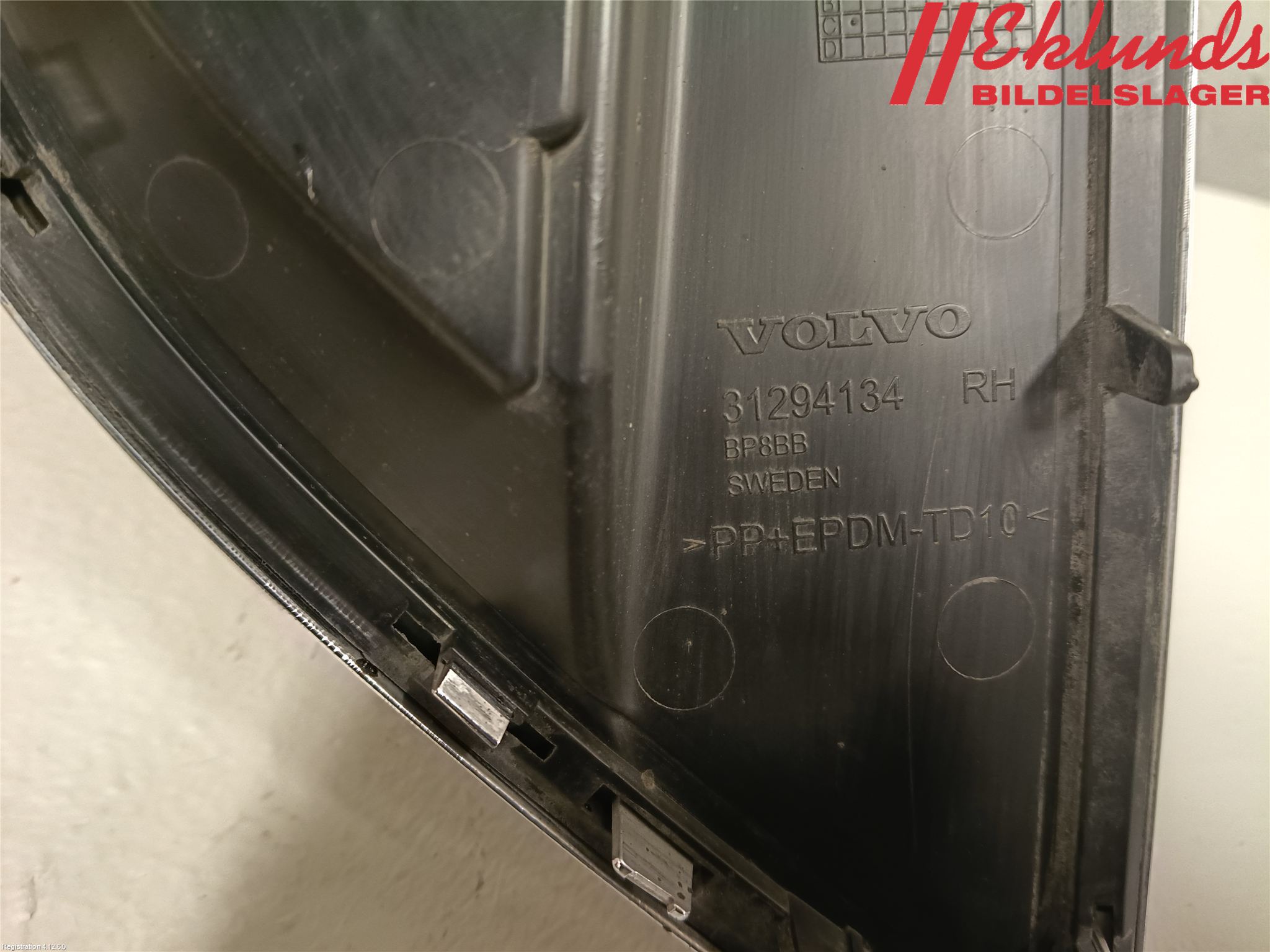 Volvo V60 11-13 Stöt Utfyllnad-List-Grill