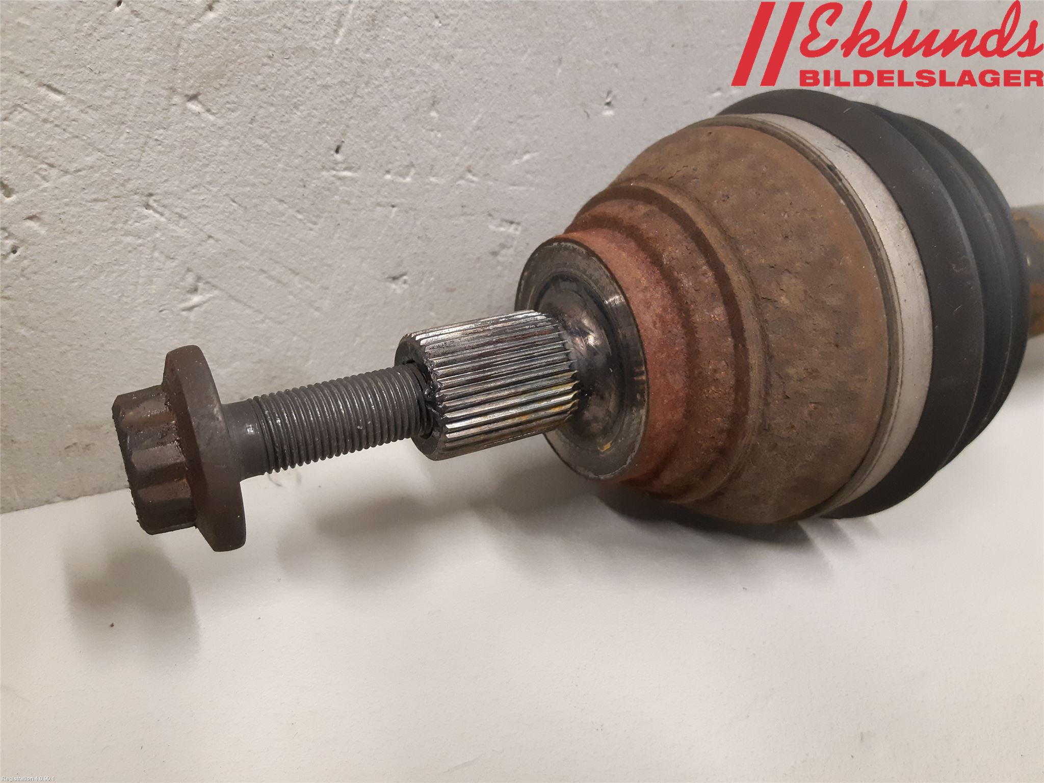 Volkswagen VW PASSAT 15-19 Drivaxel Fram Höger