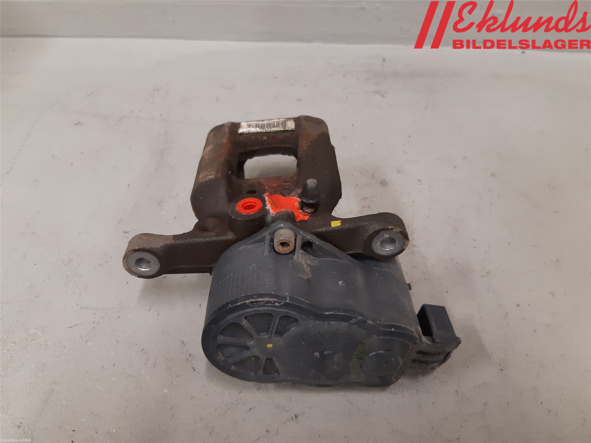 Peugeot PARTNER/E-PARTNER 19- Bromsok Bak Vänster