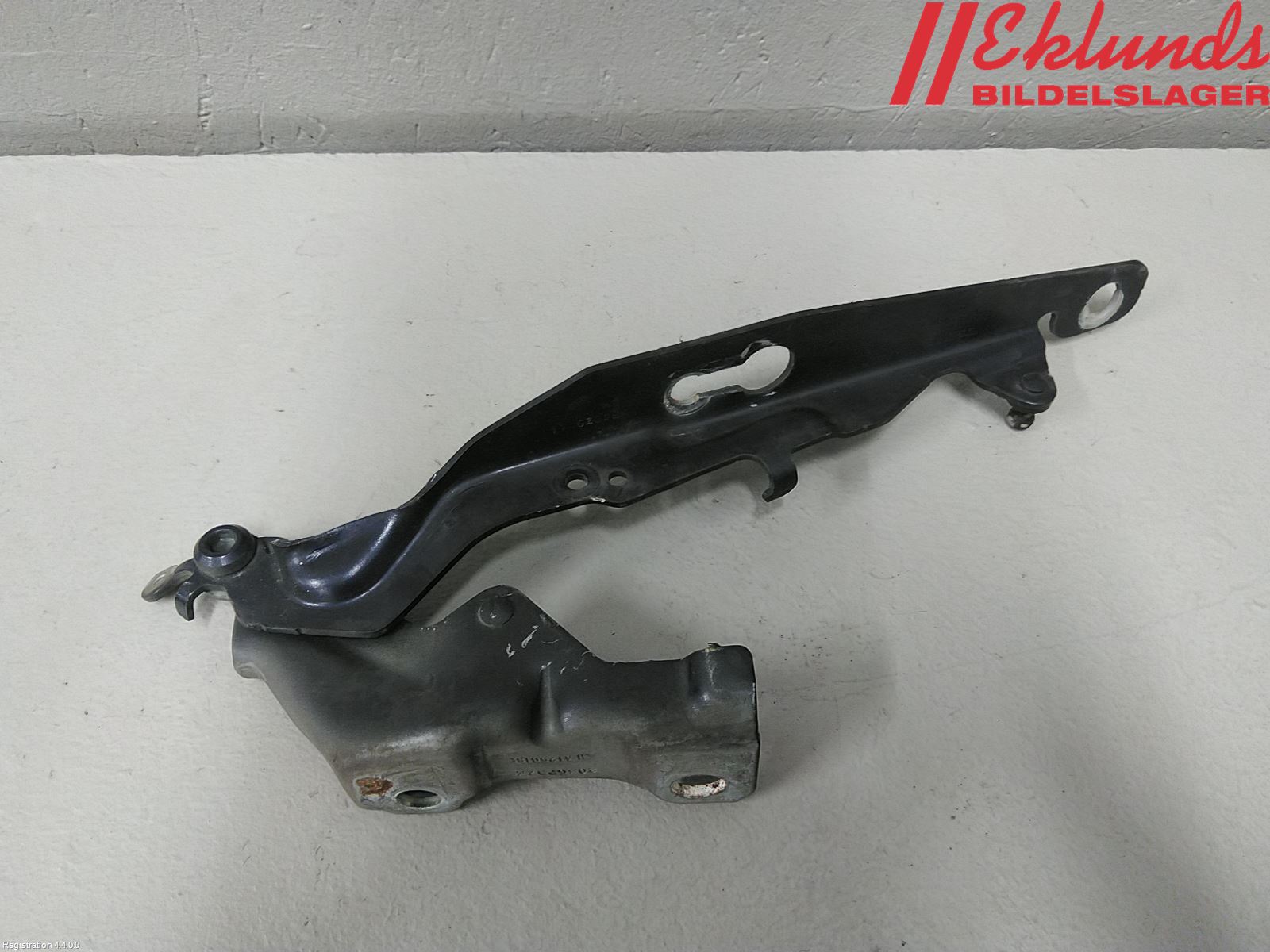 Volvo V70 08-13 Huvgångjärn