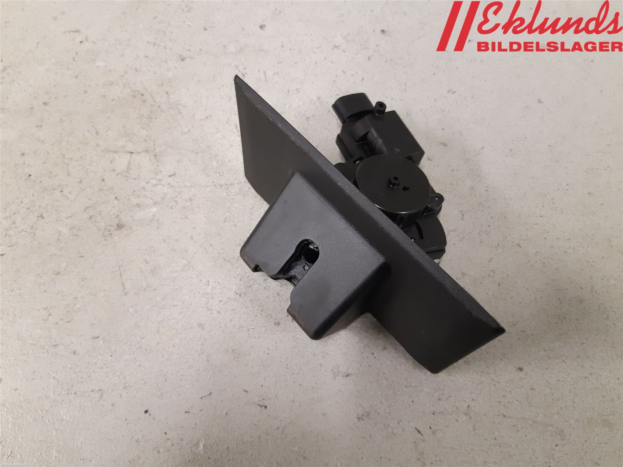 Toyota C-HR 16-23 Låskista Baklucka