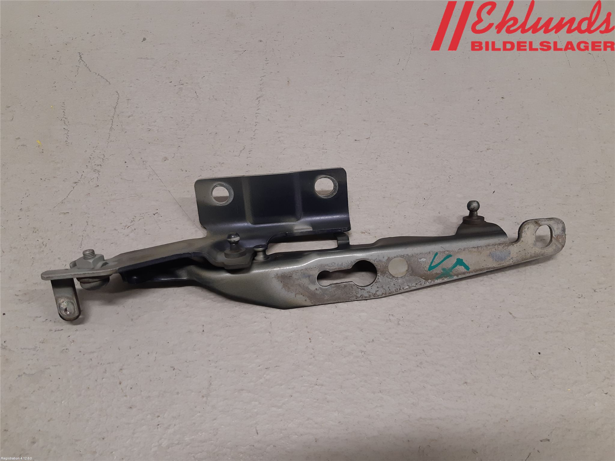 Volvo S60 11-13 Huvgångjärn