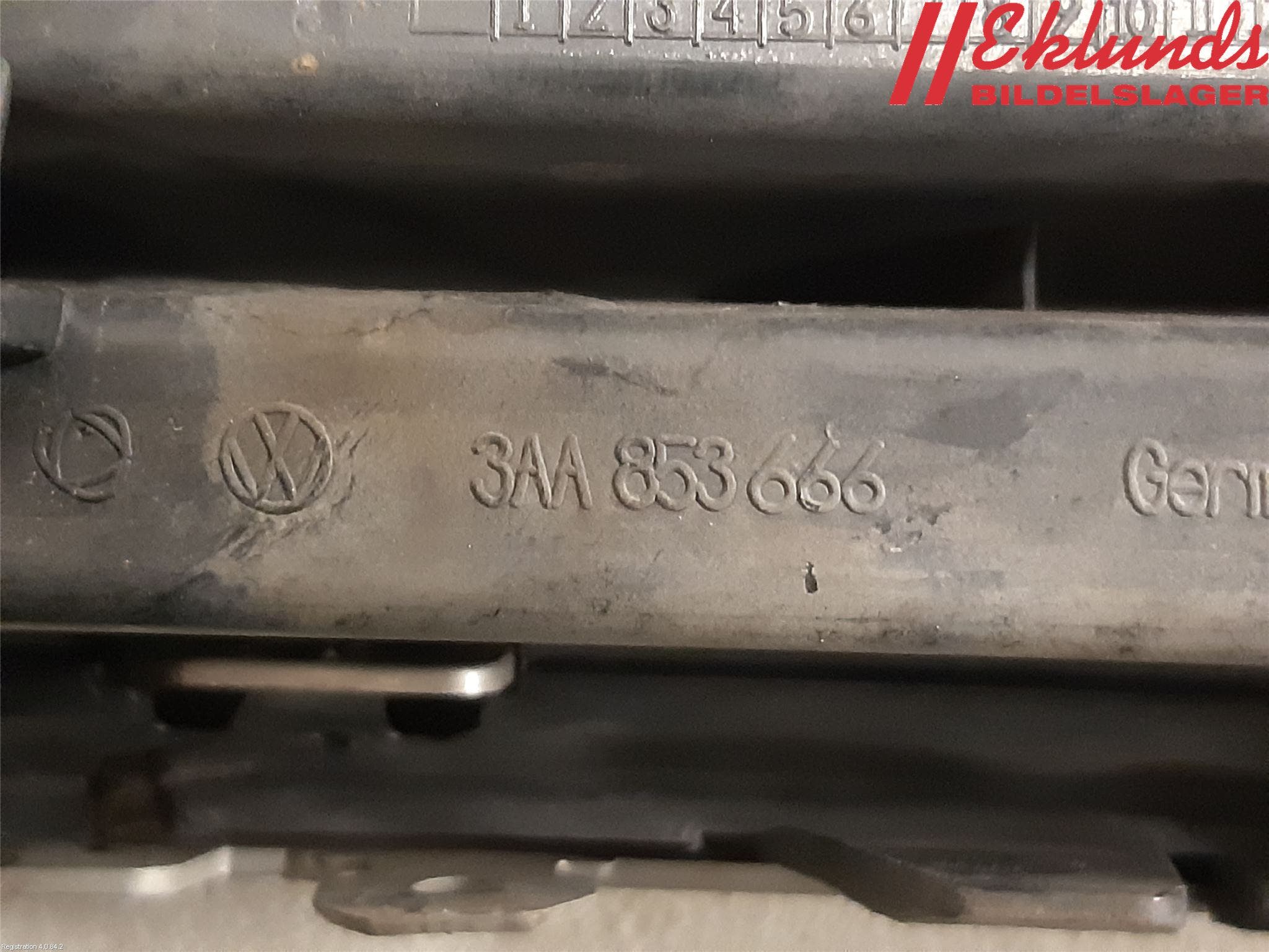 Volkswagen VW PASSAT 11-14 Dimljussarg Fram