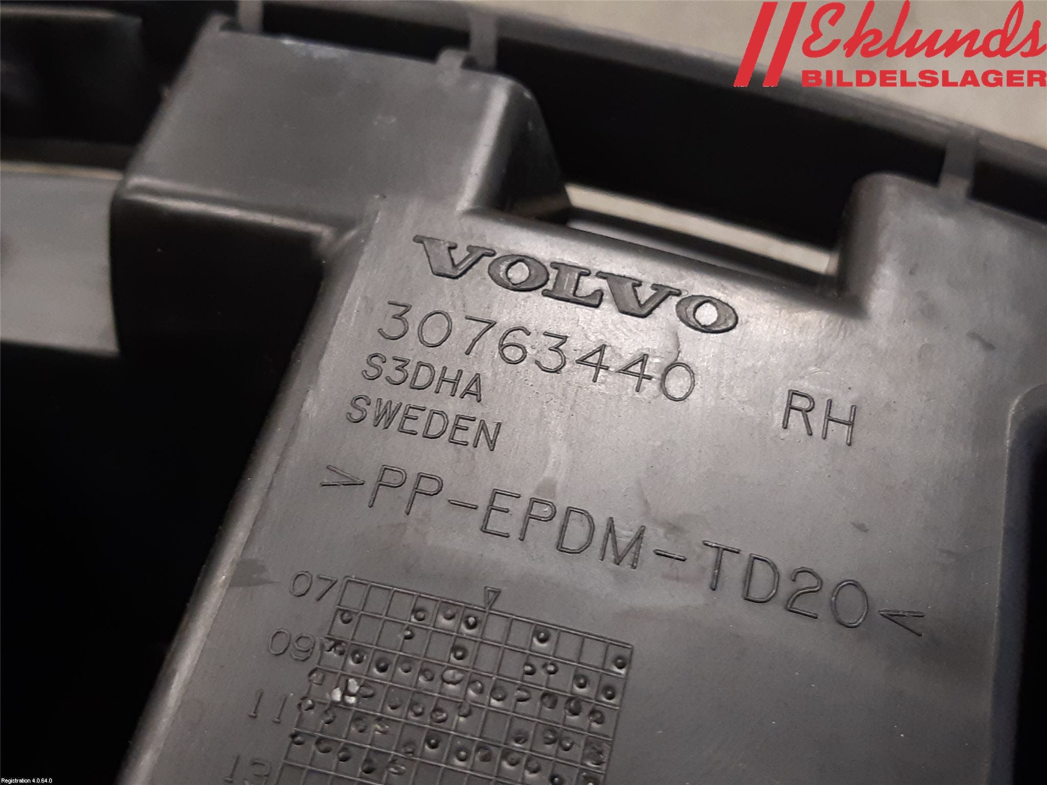 Volvo XC60 09-13 Stötfångarfäste Bak Hö