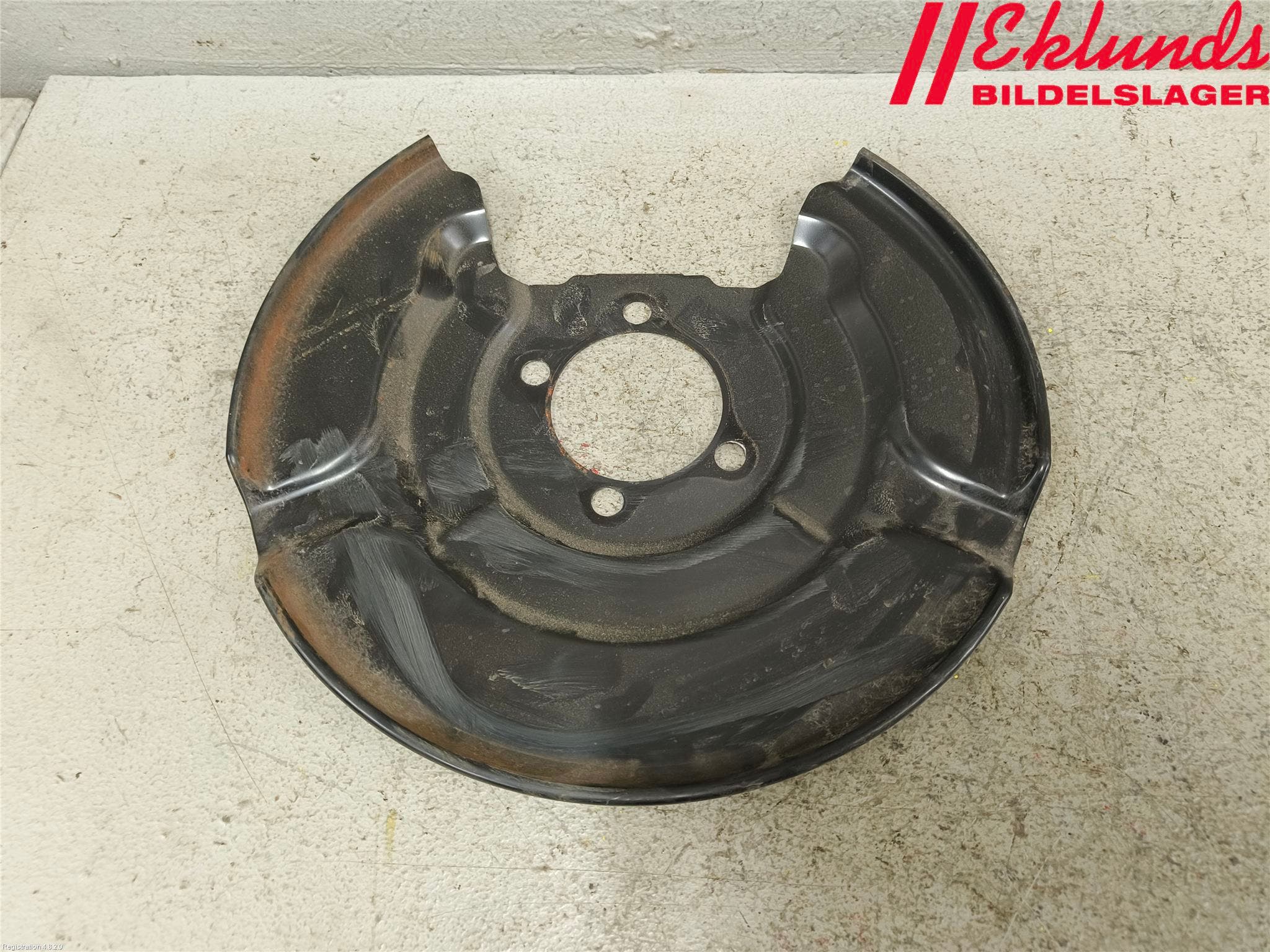 Toyota YARIS CROSS XP21 21- Bromssköld Bak