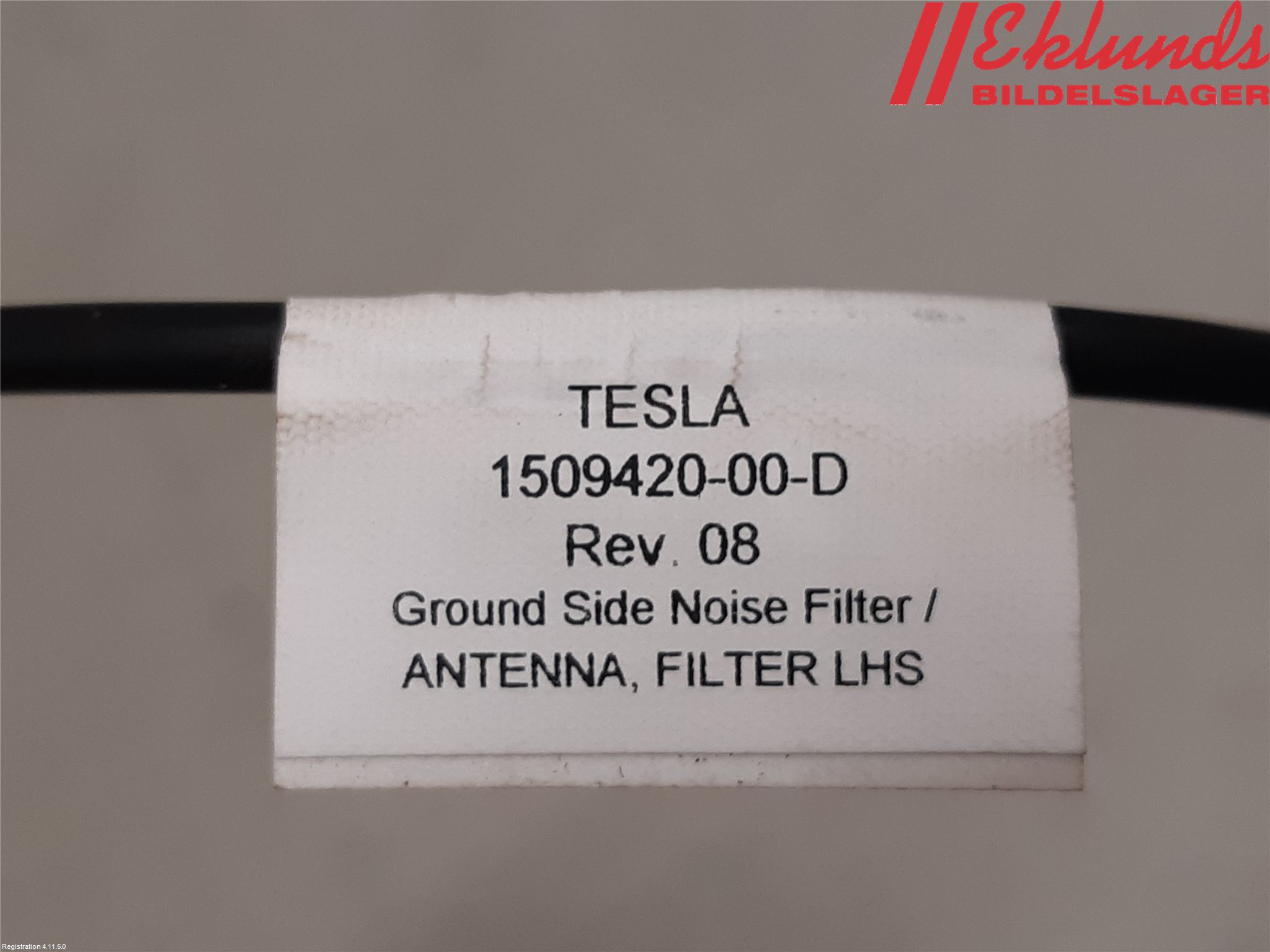 Tesla MODEL Y 21- Antenn