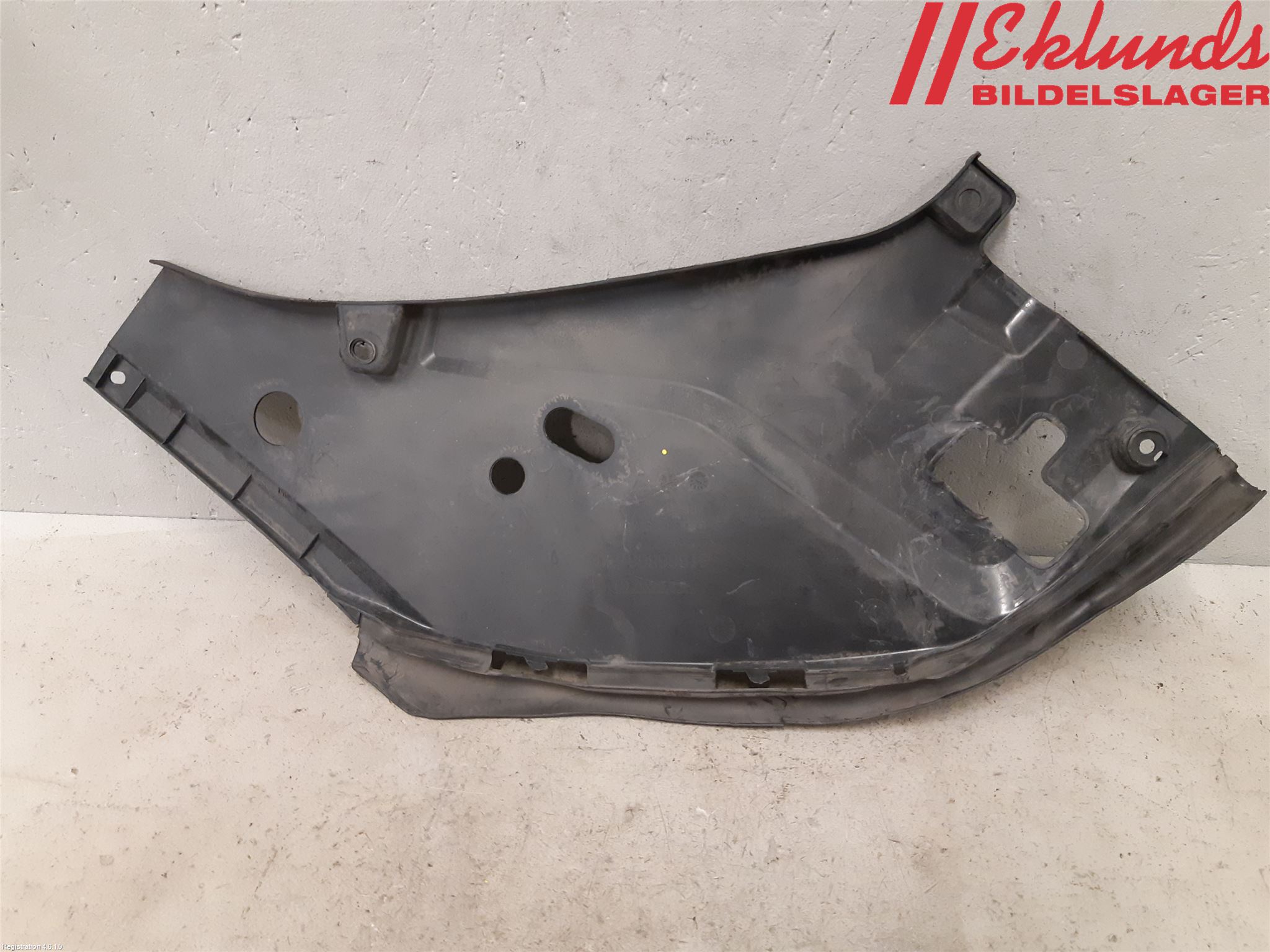 Volvo V90 17->> Täckplast Front