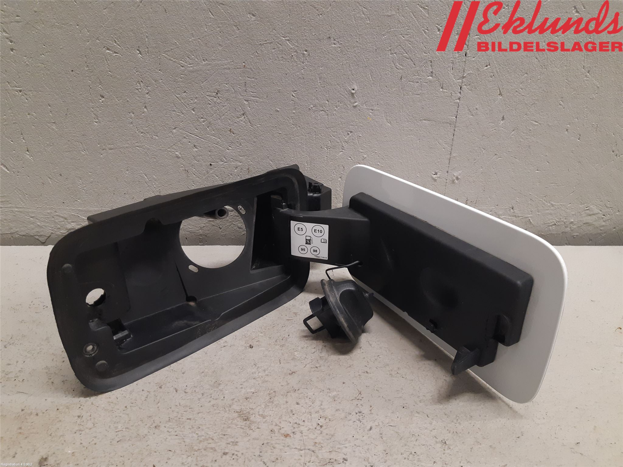 Nissan TOWNSTAR 22- Tanklucka