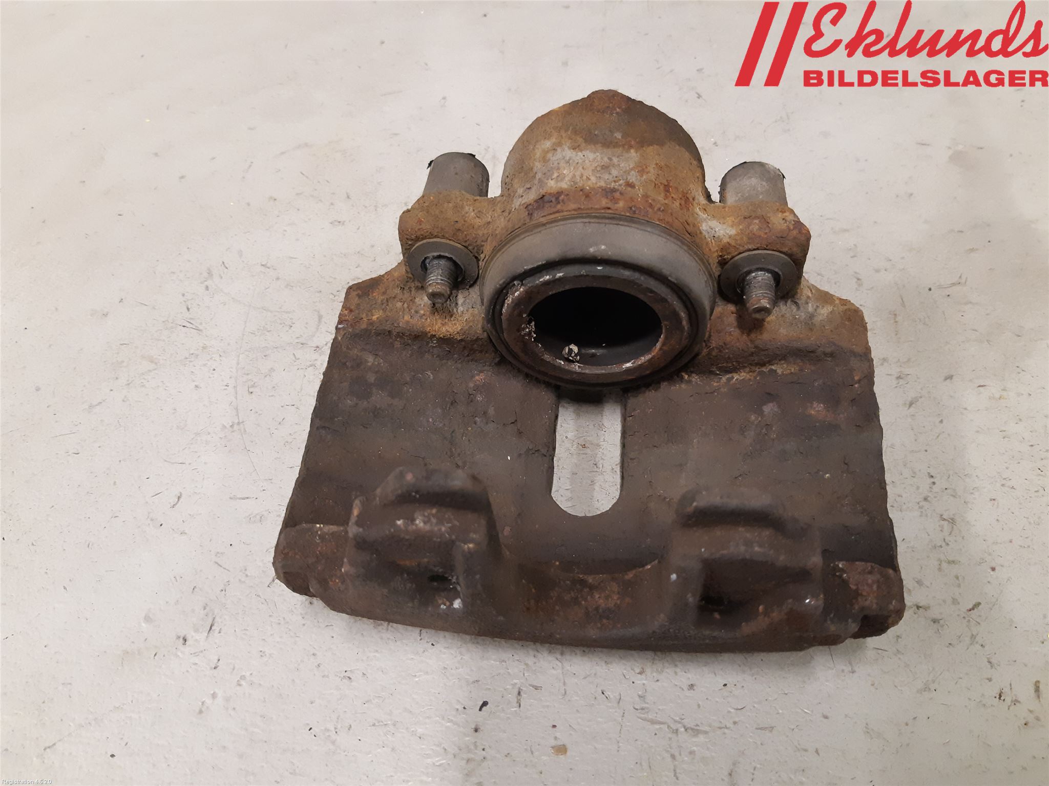 Volkswagen VW PASSAT 11-14 Bromsok Fram Höger
