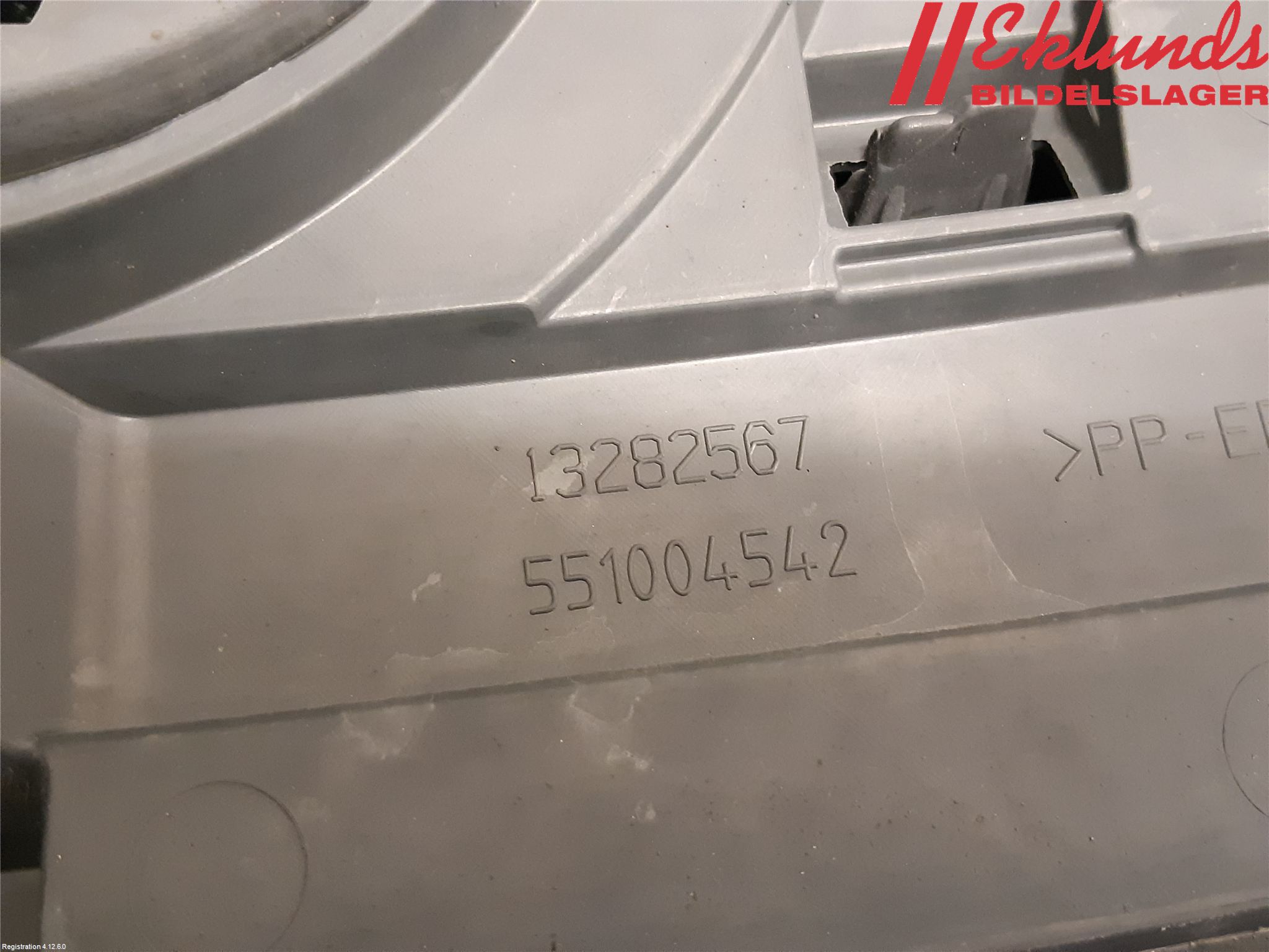 Opel INSIGNIA 09-16 Grill Komp