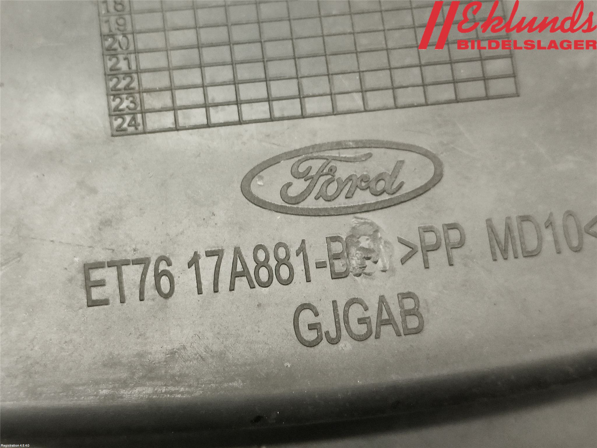 Ford TRANSIT/TOURNEO COURIER 13-23 Stötfångarfäste Bak Hö