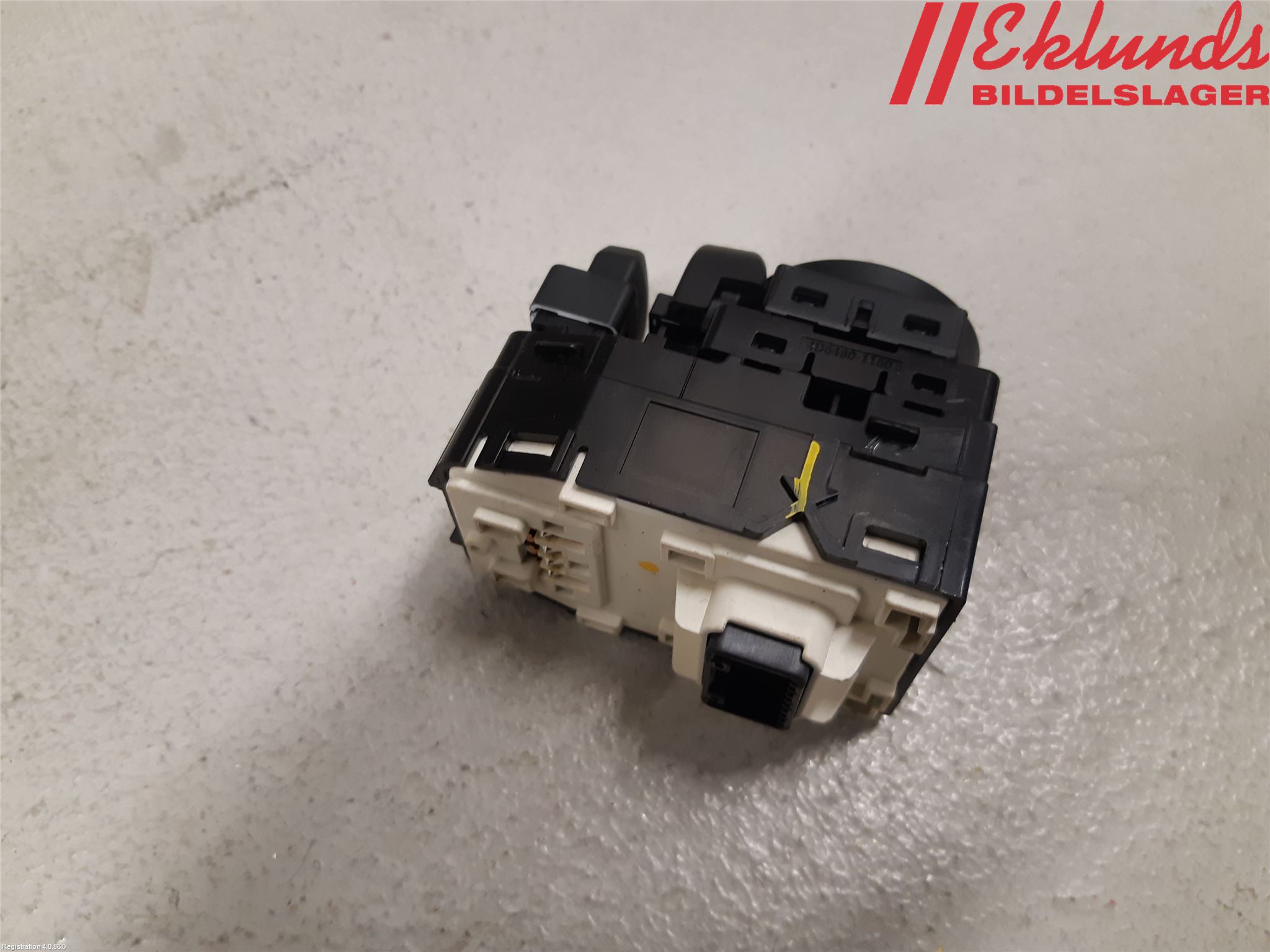 Kia STONIC 18->> Strömställare Spegel