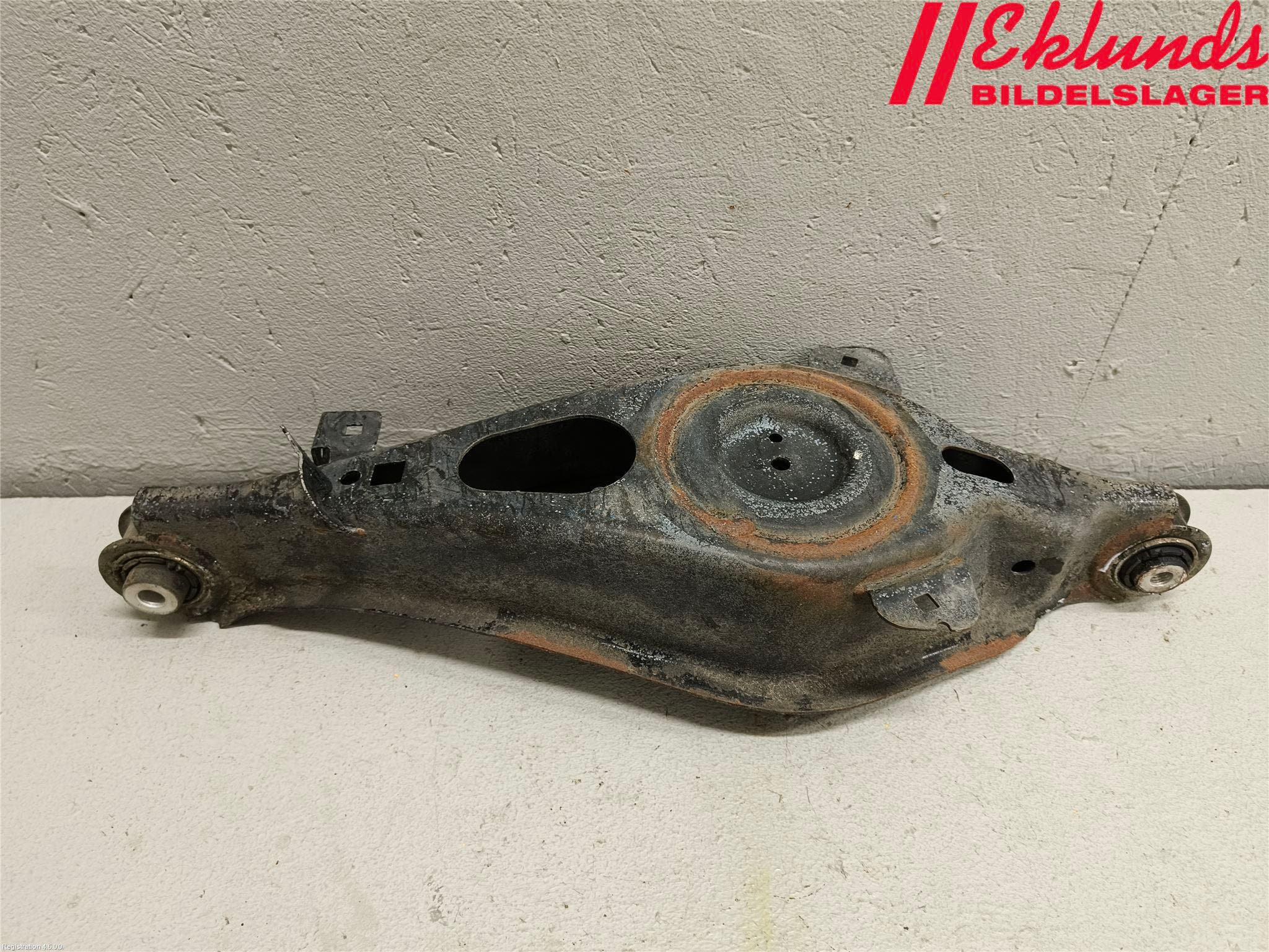 Ford FOCUS 19- Bärarm Bak Höger