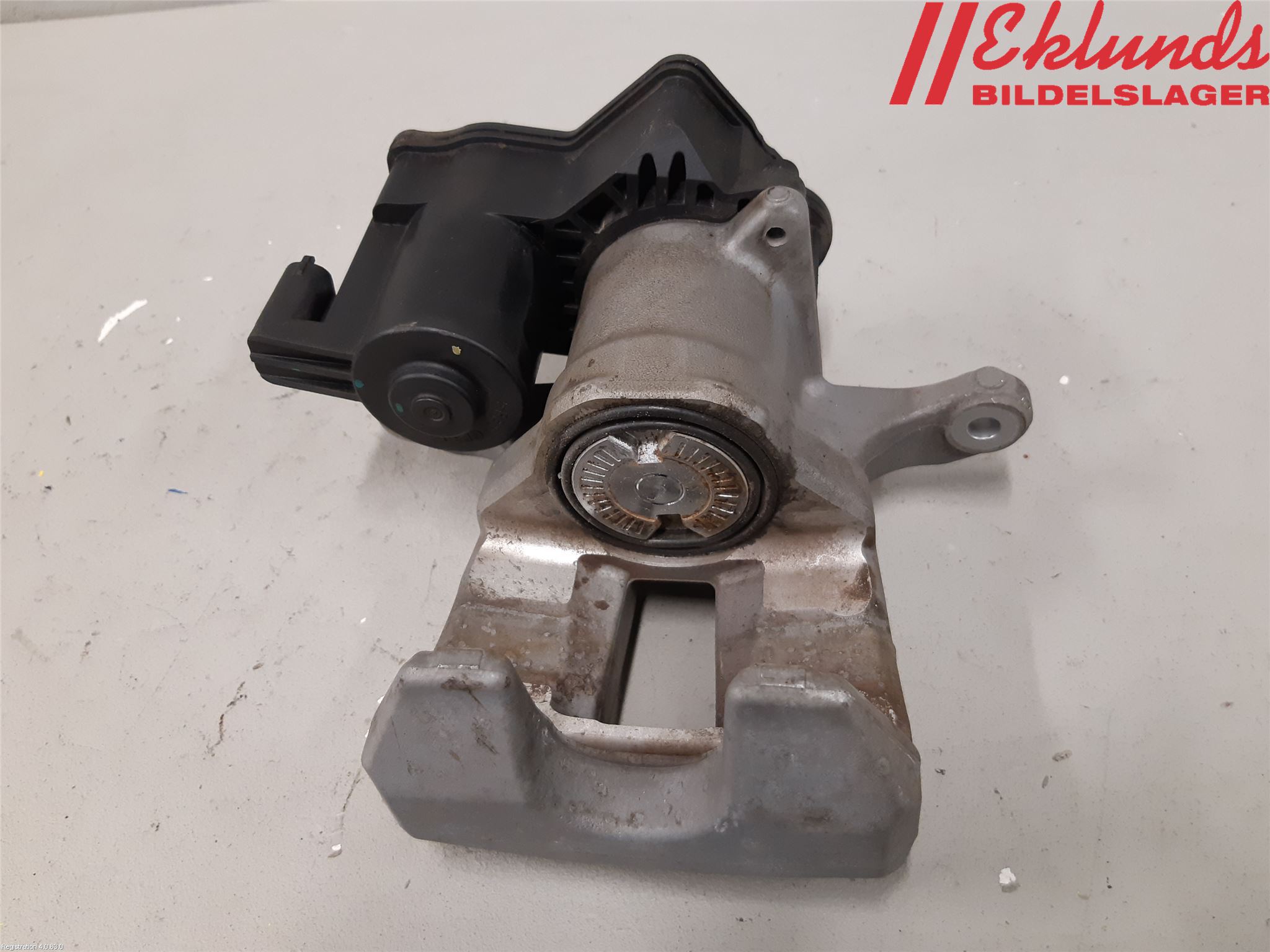 Tesla MODEL Y 21- Bromsok Bak Höger