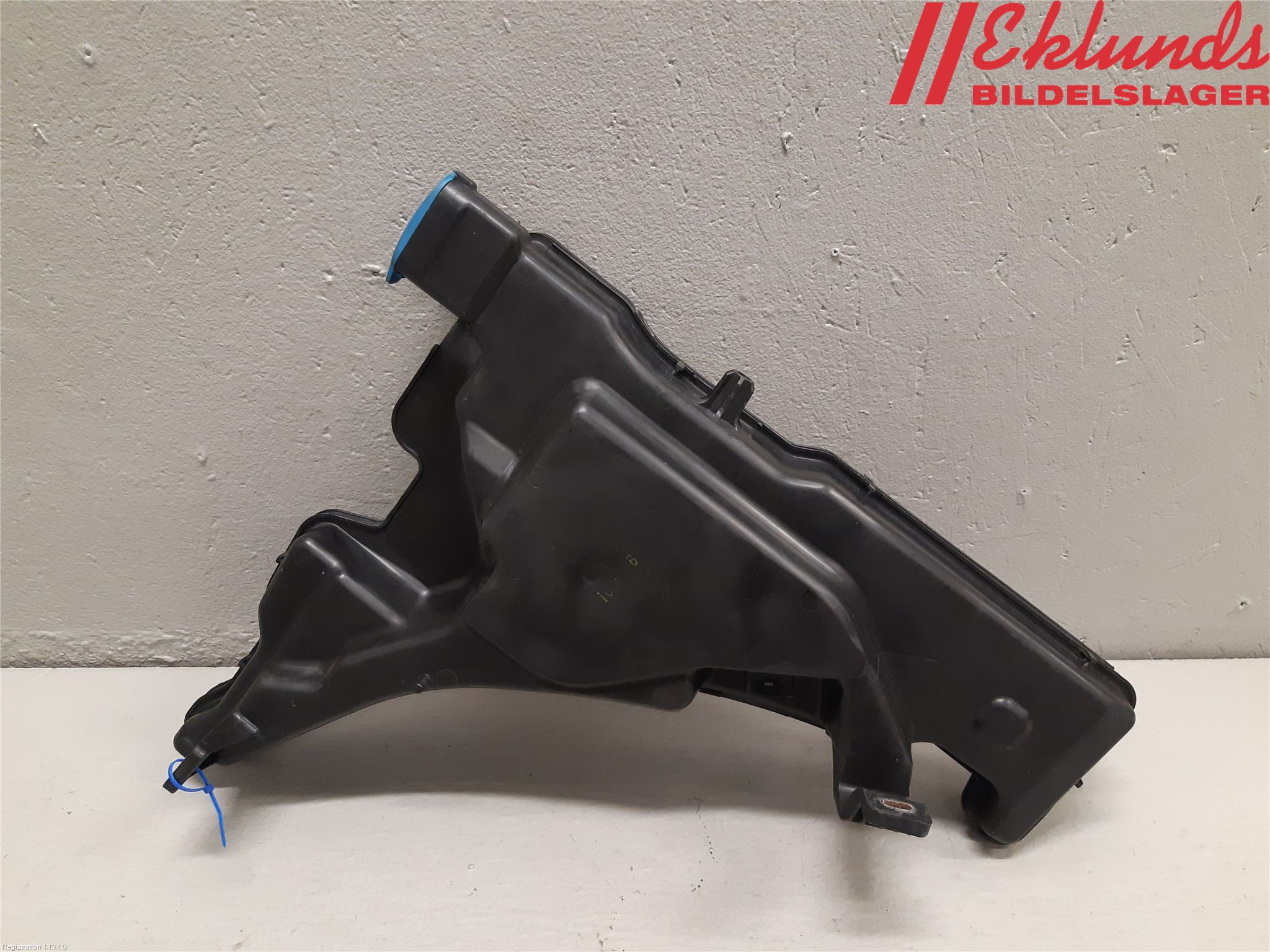 Audi A4/S4 B9 16-19 Spolartank Vindruta-Strål