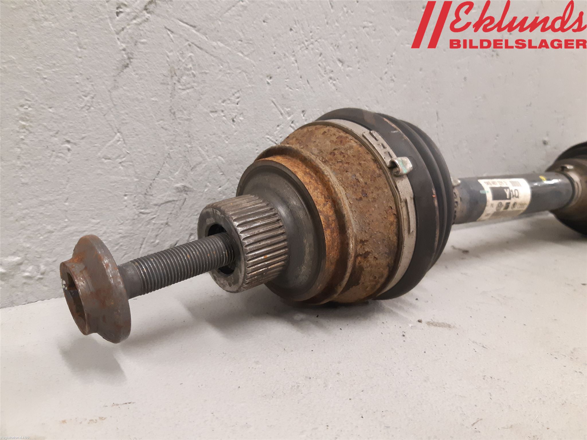 Audi A4/S4 08-11 Drivaxel Fram Vänster