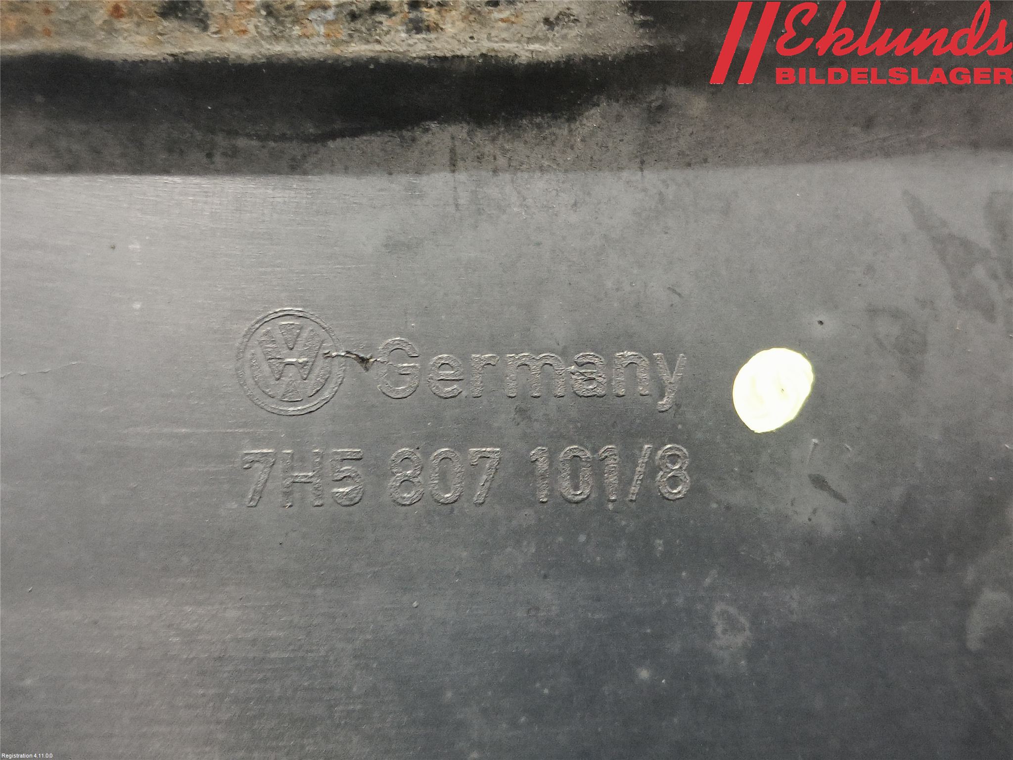 Volkswagen VW TRANSP/CARAVELLE (T5) 04-15 Grill Komp