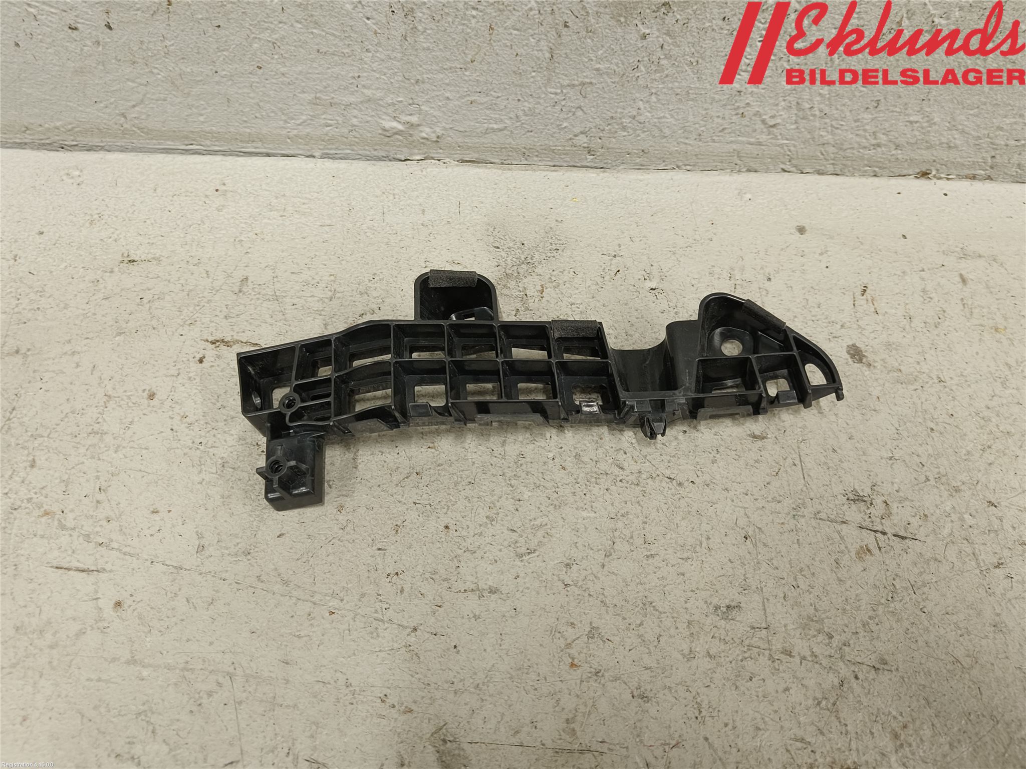 Suzuki VITARA 15- Stötfångarfäste Fram Vä