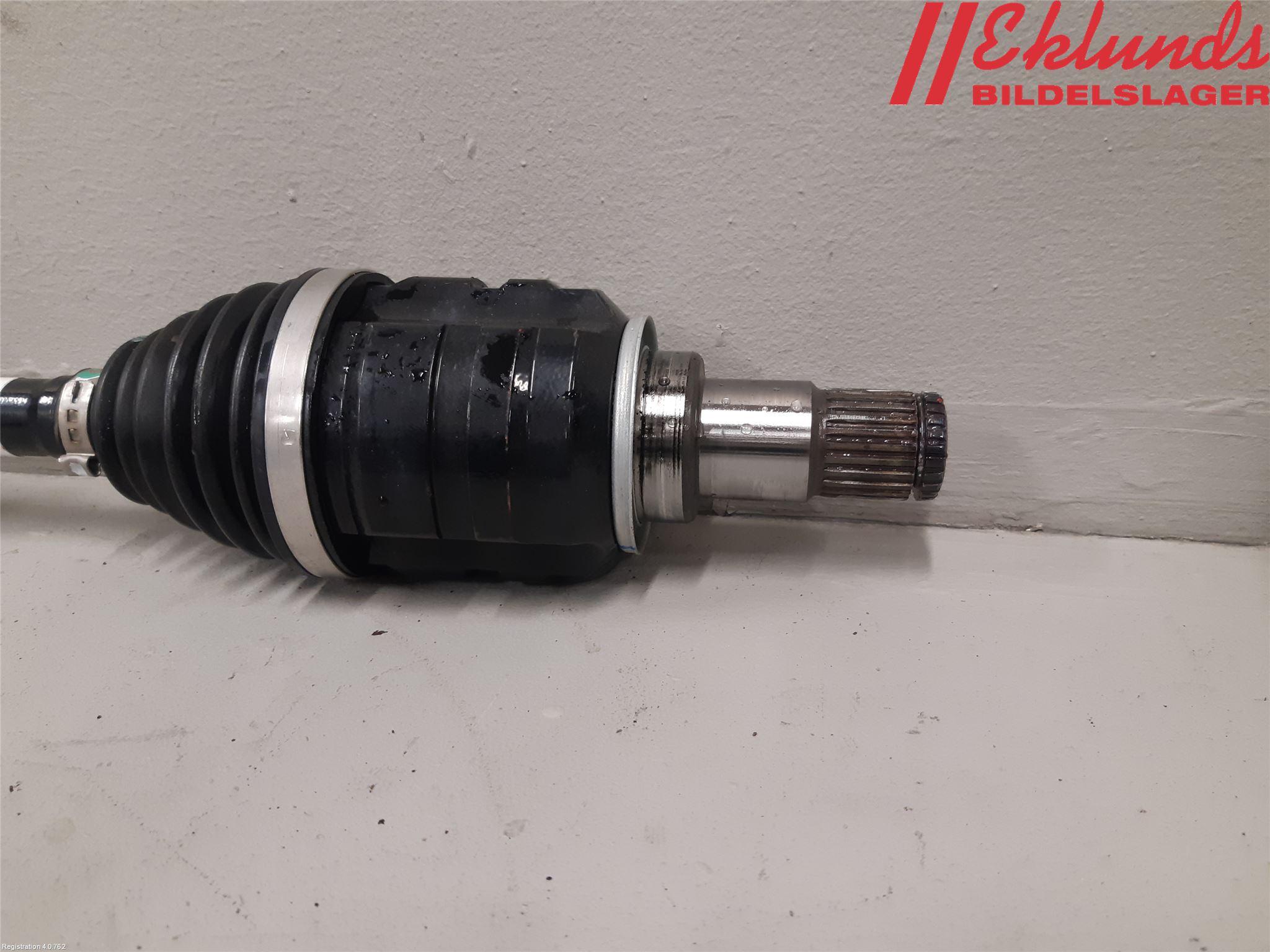 Toyota C-HR 16-23 Drivaxel Fram Vänster