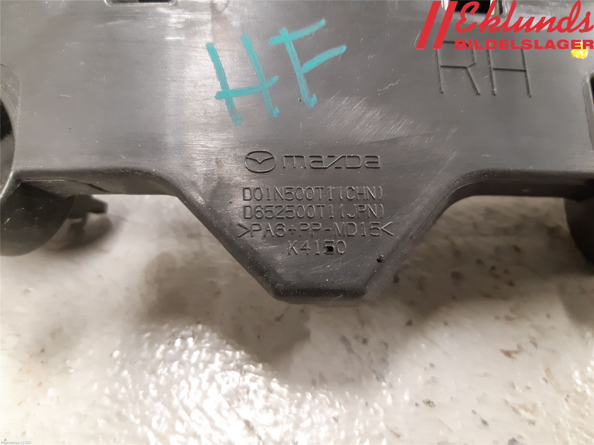 Mazda 2 (DE) 08-15 Stöt Utfyllnad-List-Grill