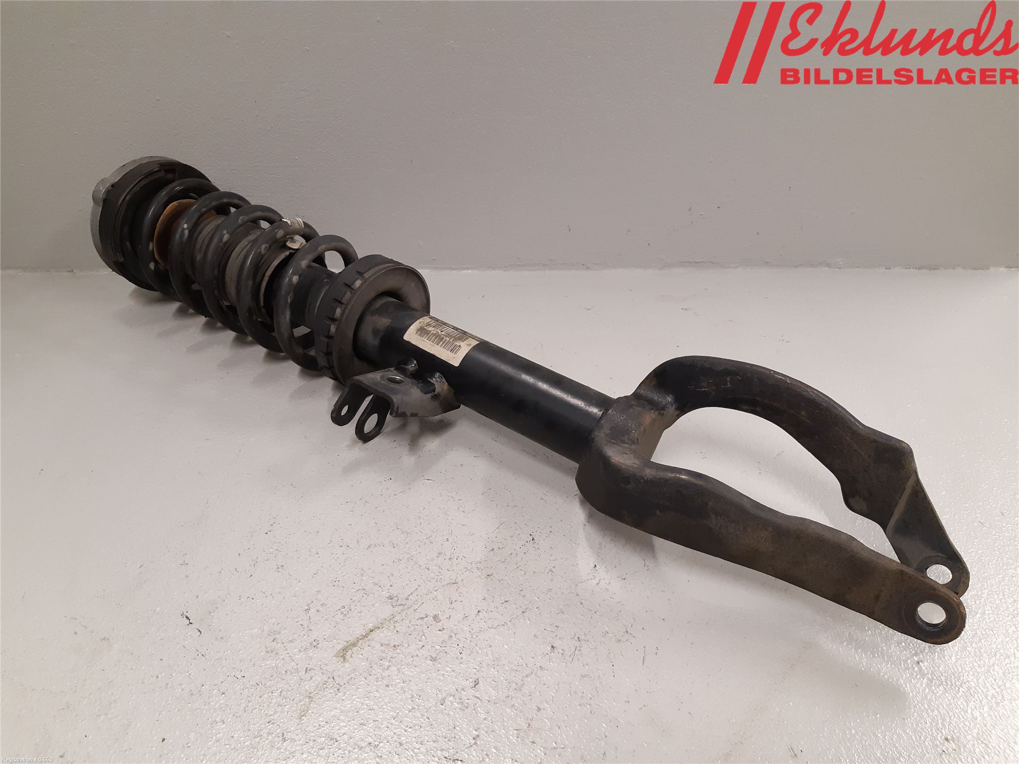 BMW 5 F10/F11/F18 09-17 Fjäderben Fram Höger