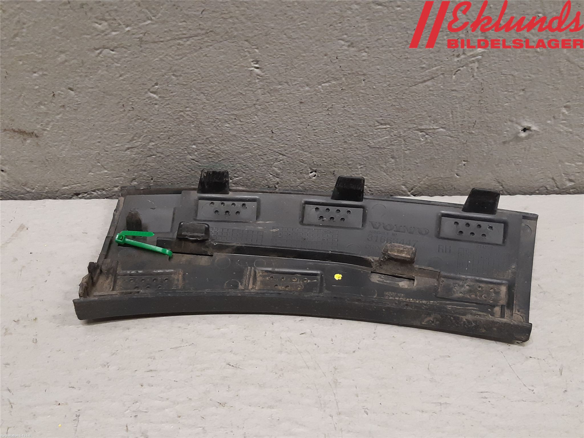 Volvo V60 CROSS COUNTRY 19- Stöt Utfyllnad-List-Grill