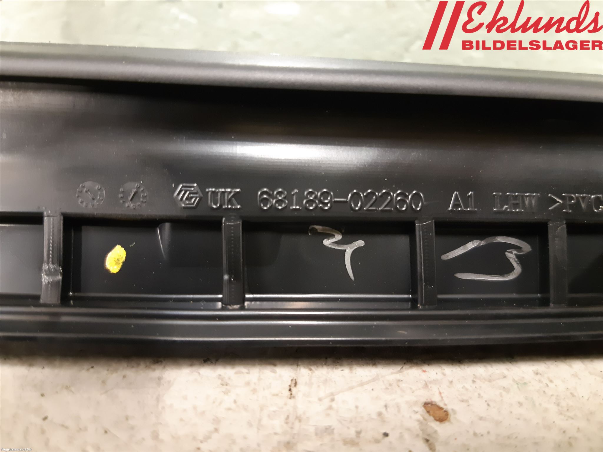 Toyota COROLLA 19- Dörruta Bak Lilla Vä