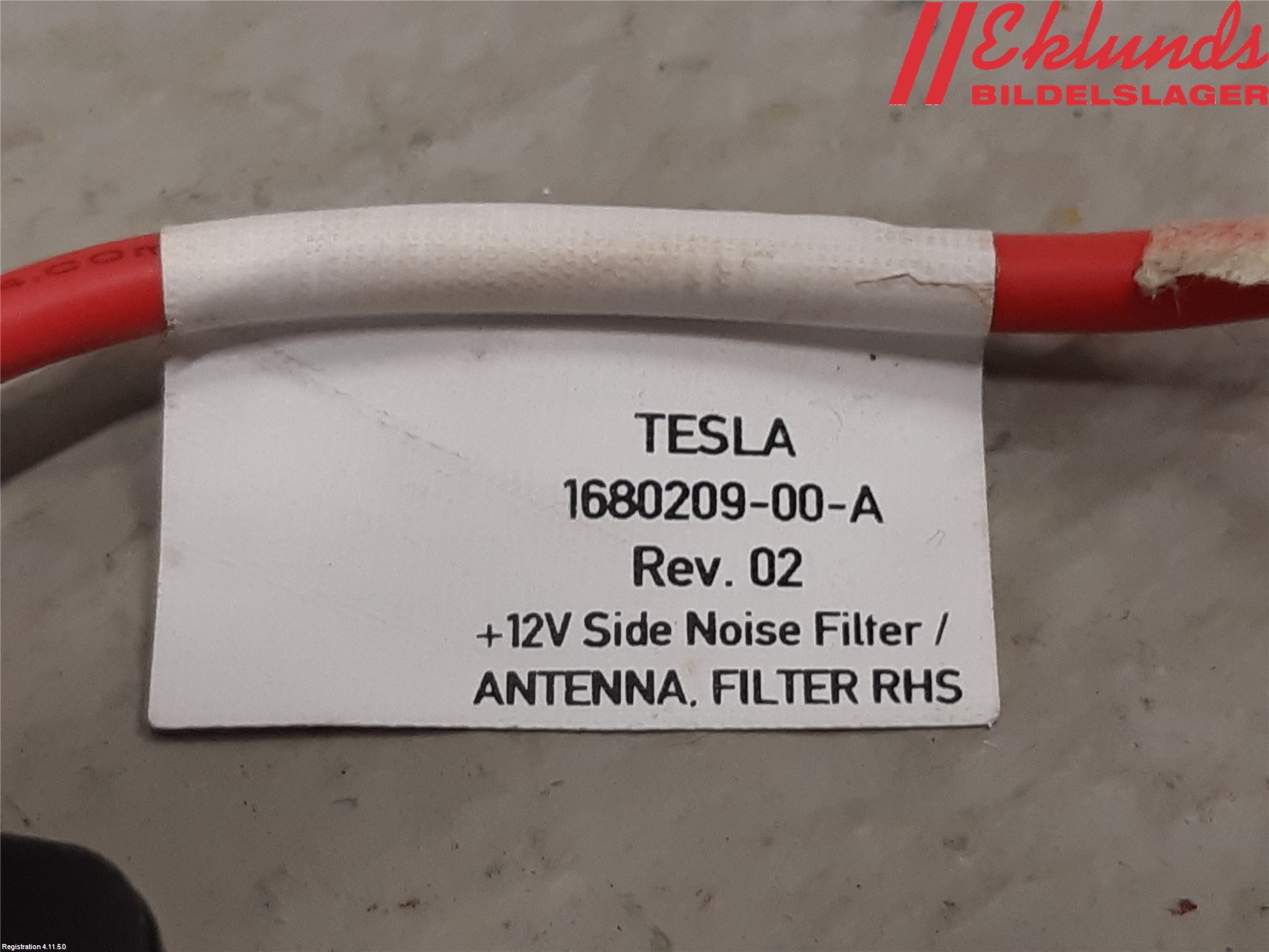 Tesla MODEL Y 21- Antenn