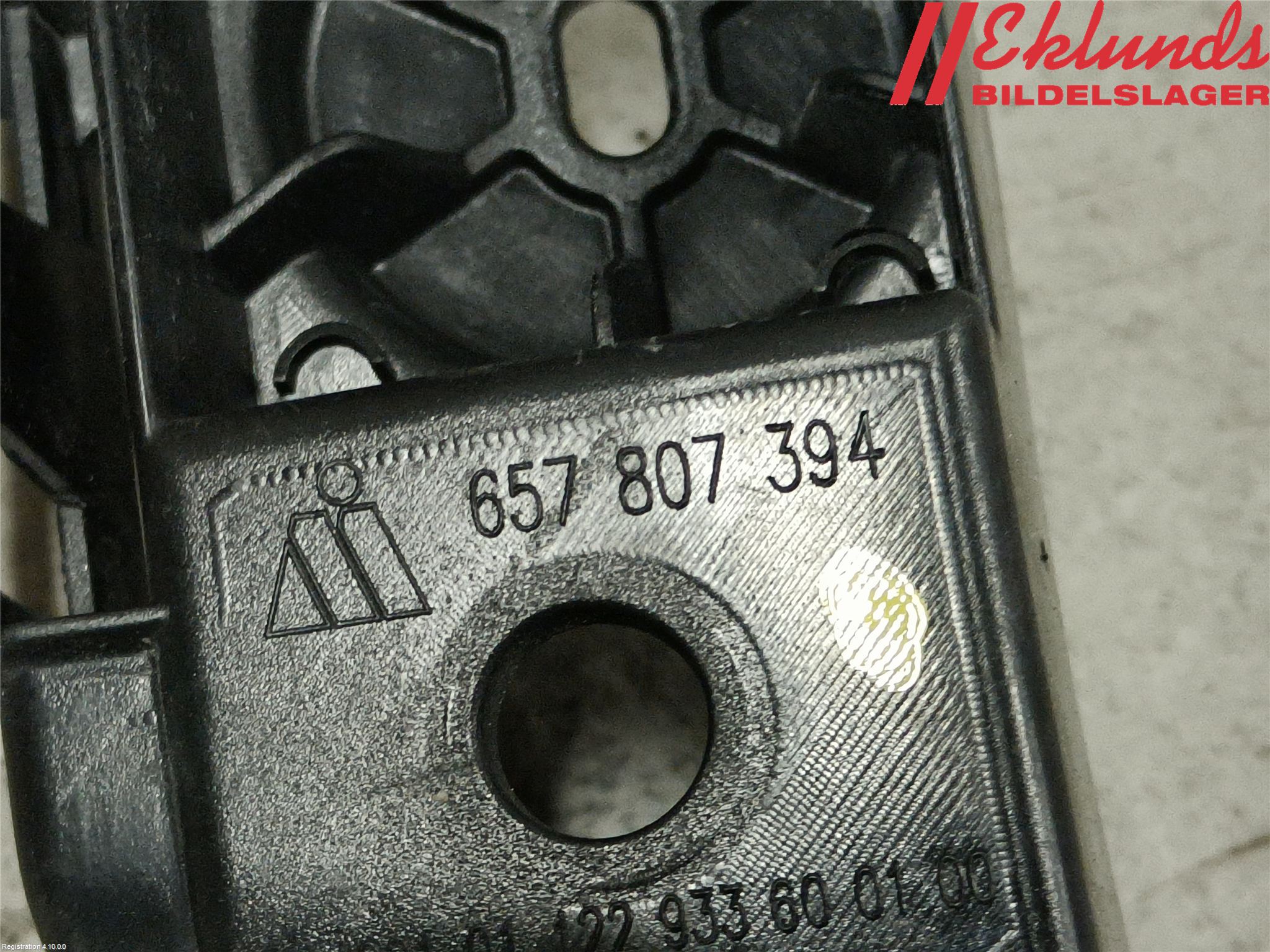 Skoda SCALA 19- Stötfångarfäste Bak Hö