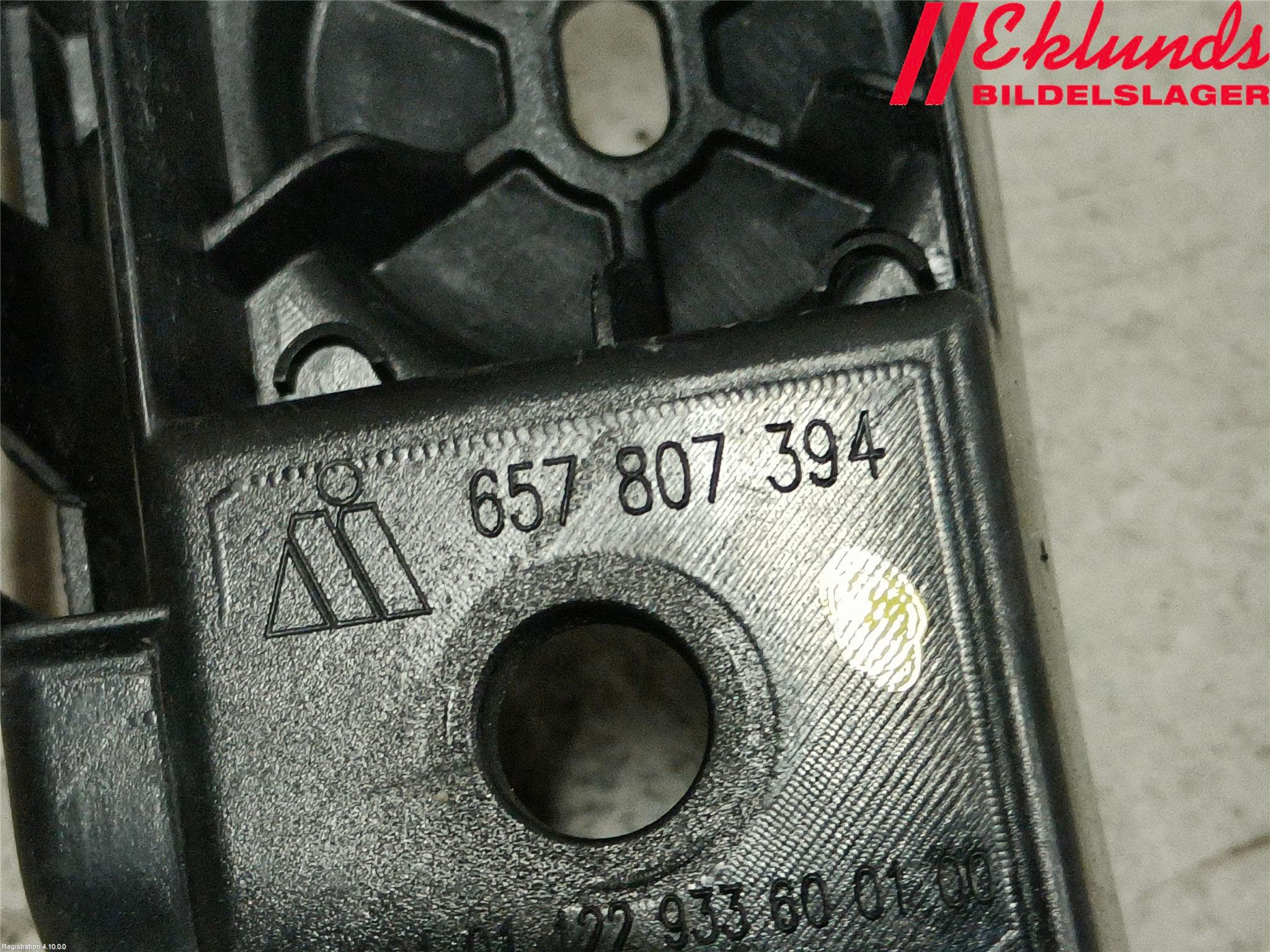 Skoda SCALA 19- Stötfångarfäste Bak Hö