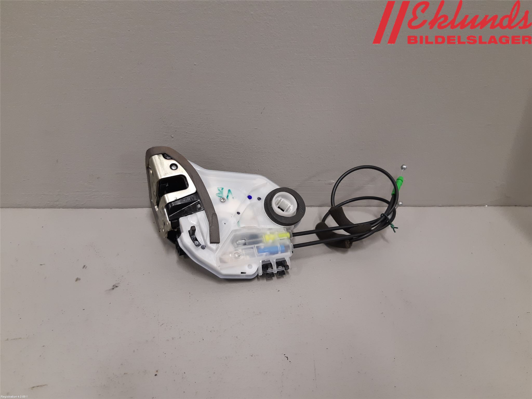 Toyota HILUX 16- Låskista-Dörrlås