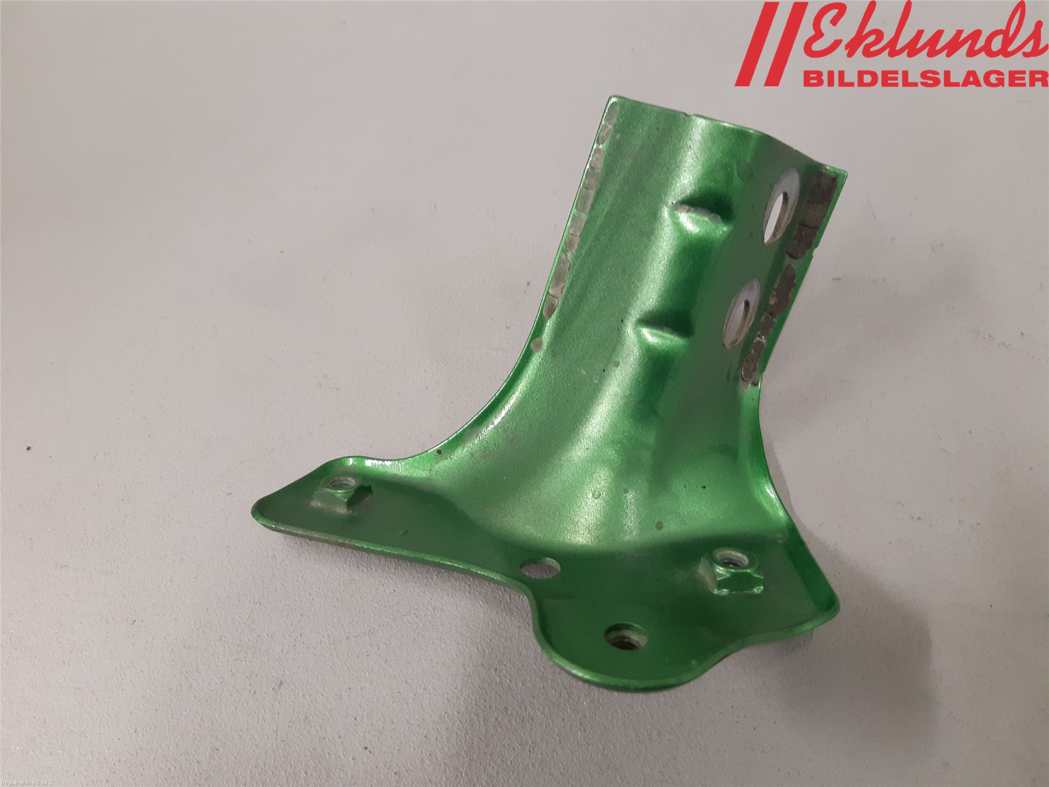 Skoda FABIA 07-14 Skärmfäste Fram Hö