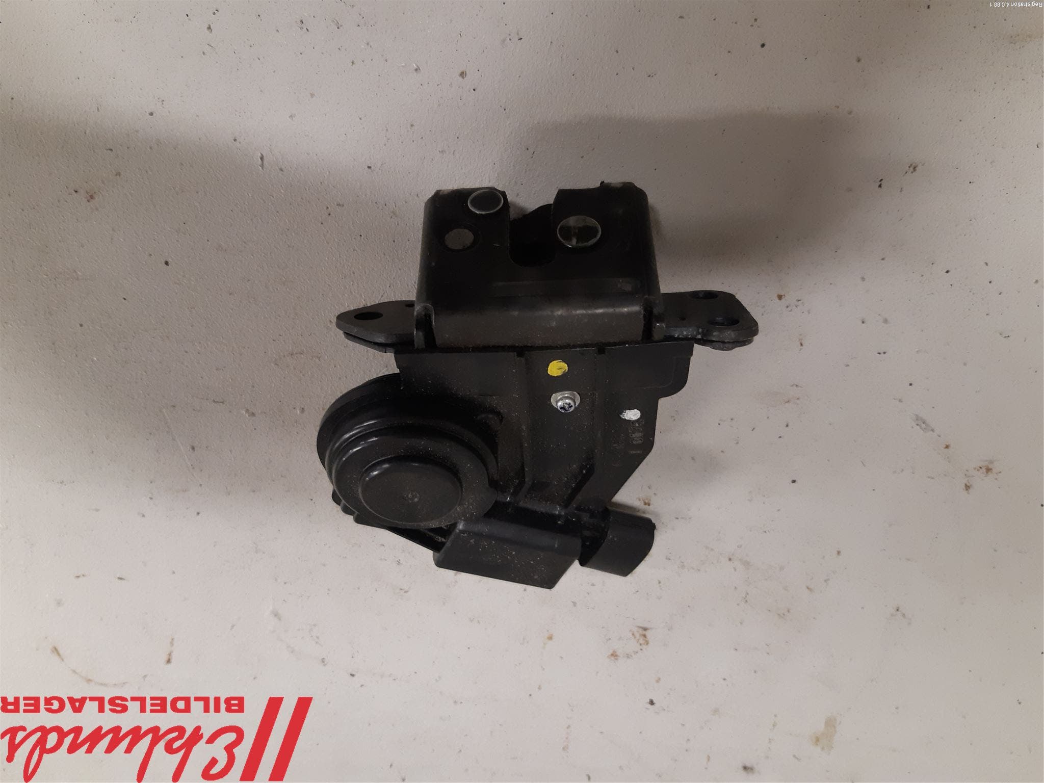 Toyota AVENSIS 09-15 Låskista Baklucka