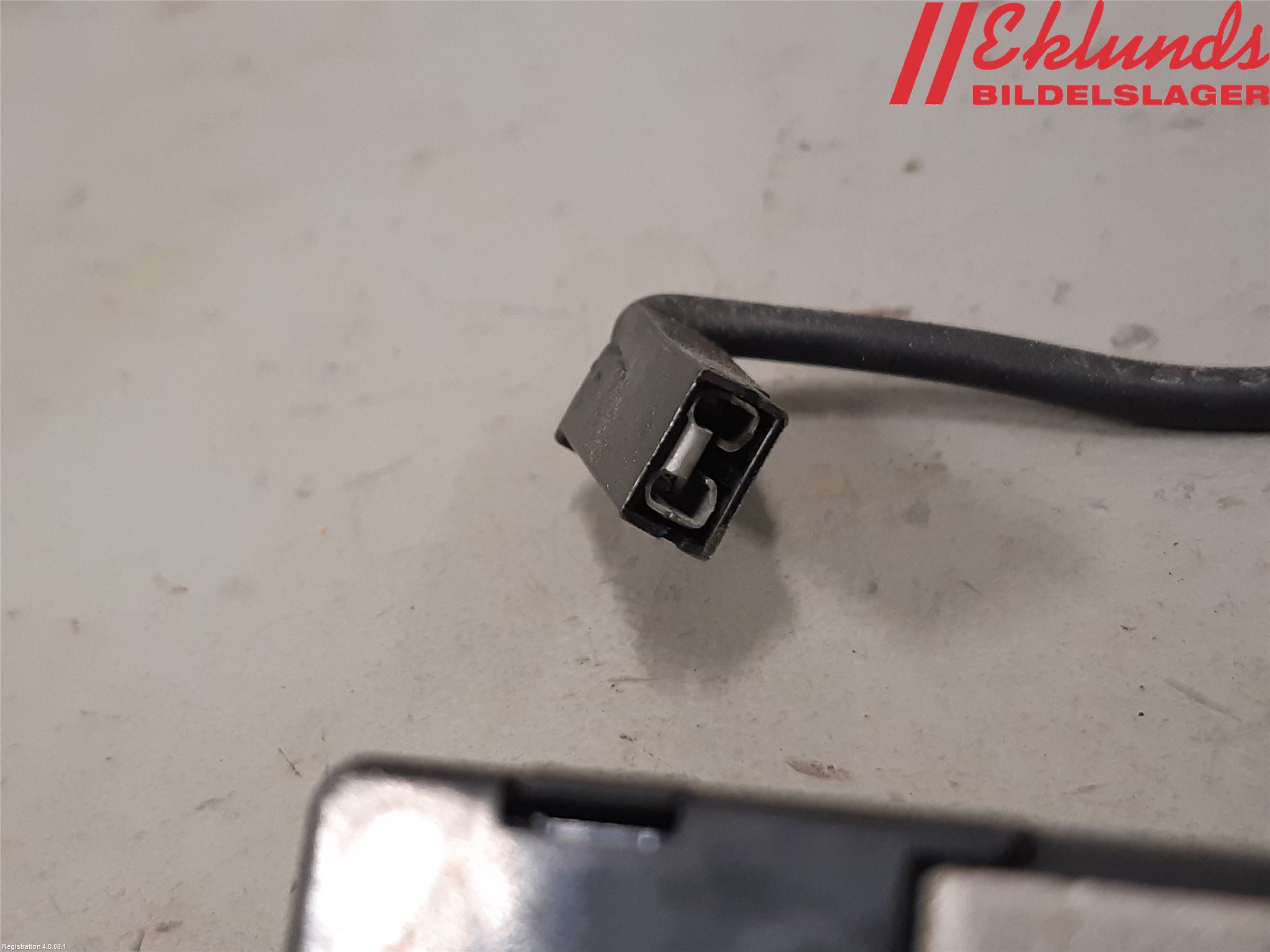 Tesla MODEL S 13- Antennförstärkare