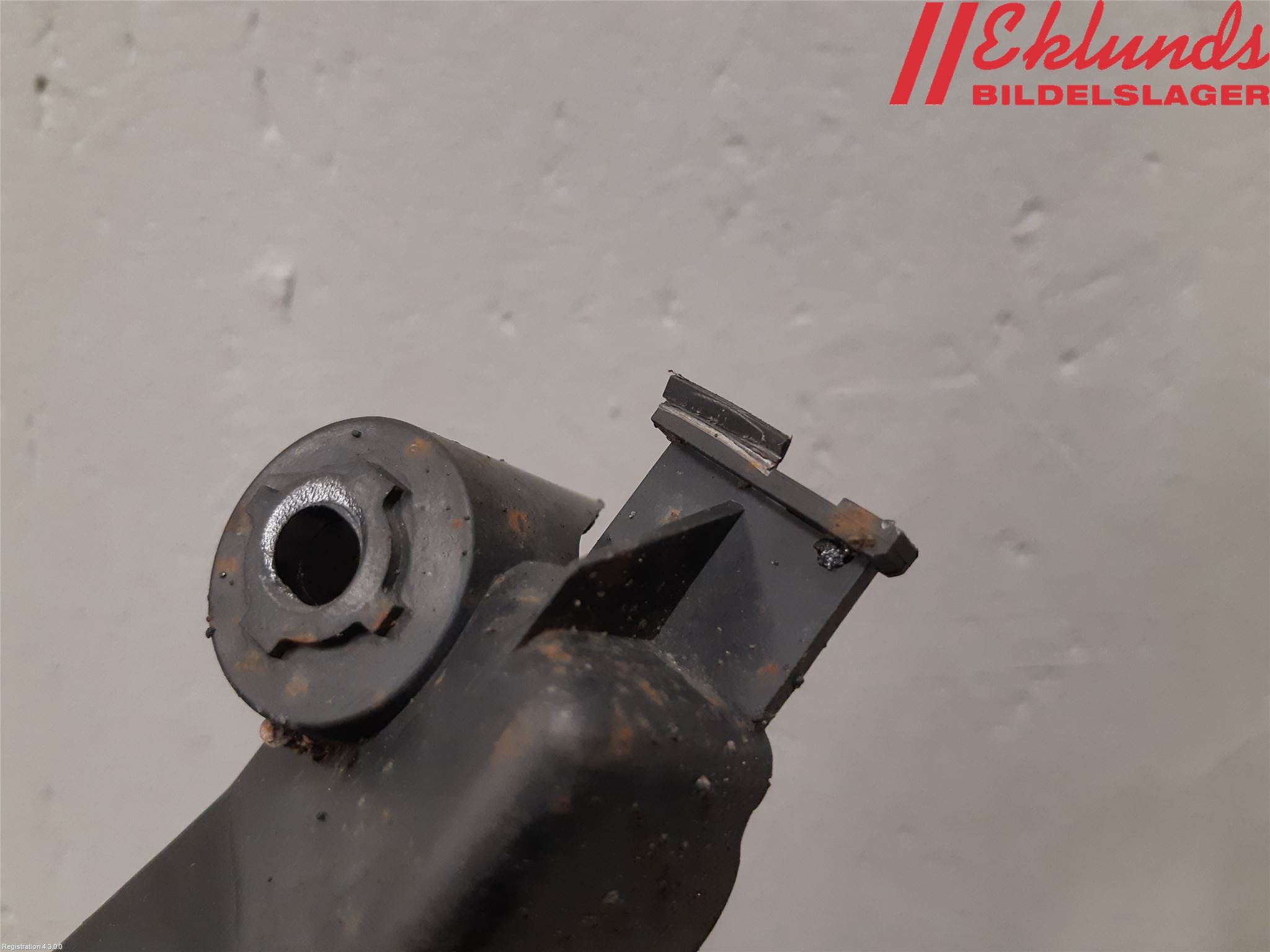 Volvo V70 08-13 Stötfångarfäste Bak Hö